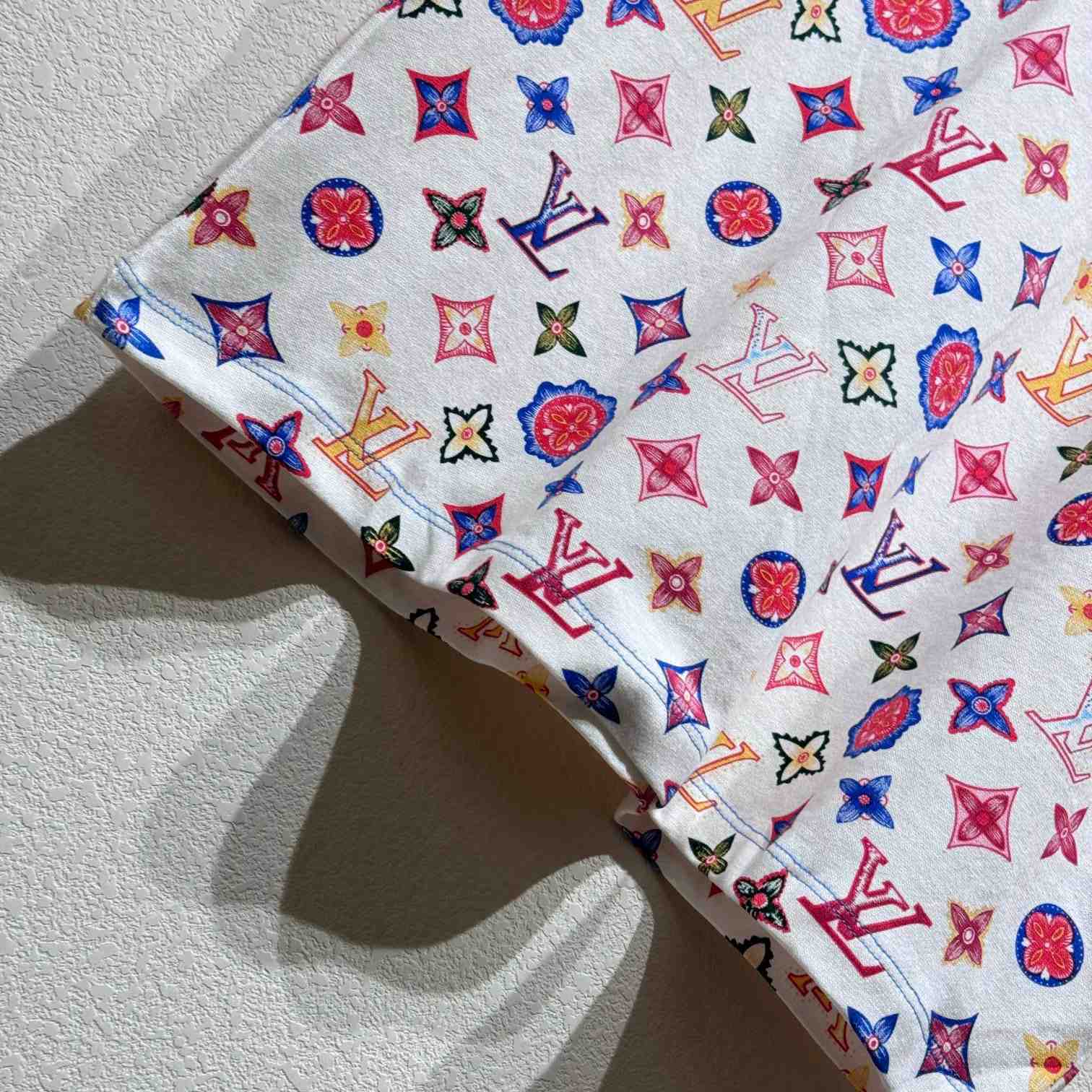 Louis Vuitton Monogram T-Shirt   1AGSMU - DesignerGu