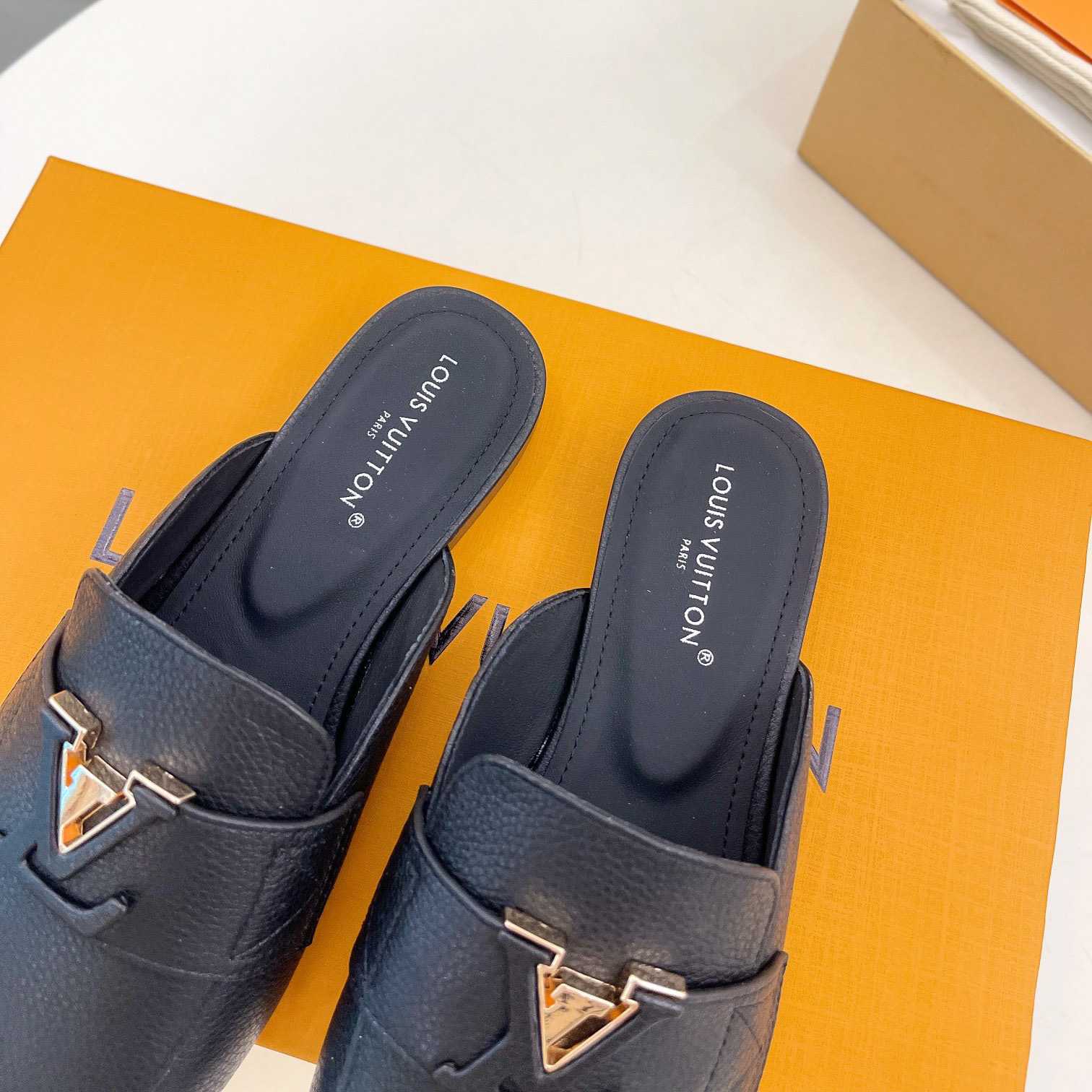 Louis Vuitton LV Capri Open Back Loafer  1AC7N3 - DesignerGu