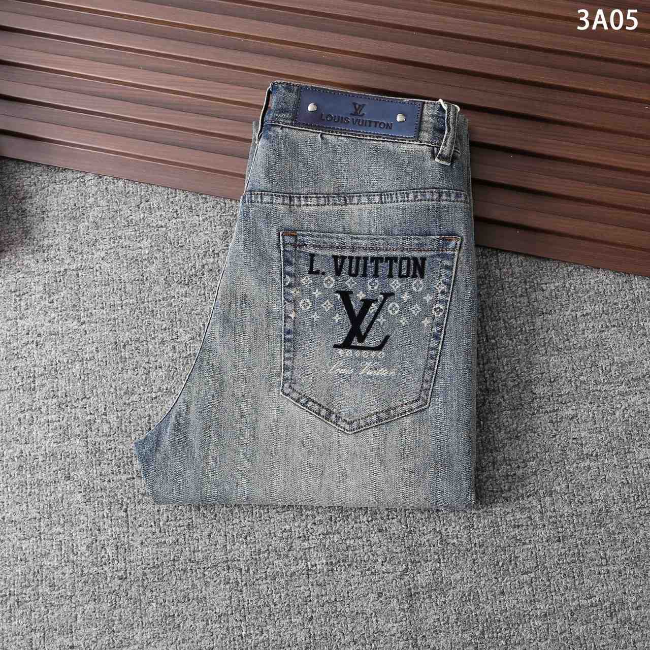 Louis Vuitton Jeans - DesignerGu