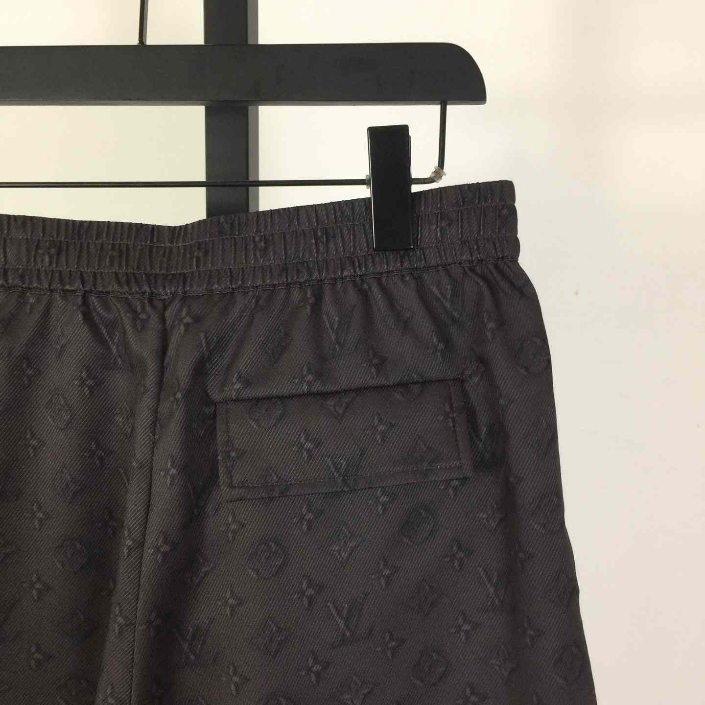 Louis Vuitton Printed Monogram Silk Shorts   1AHCD3 - DesignerGu
