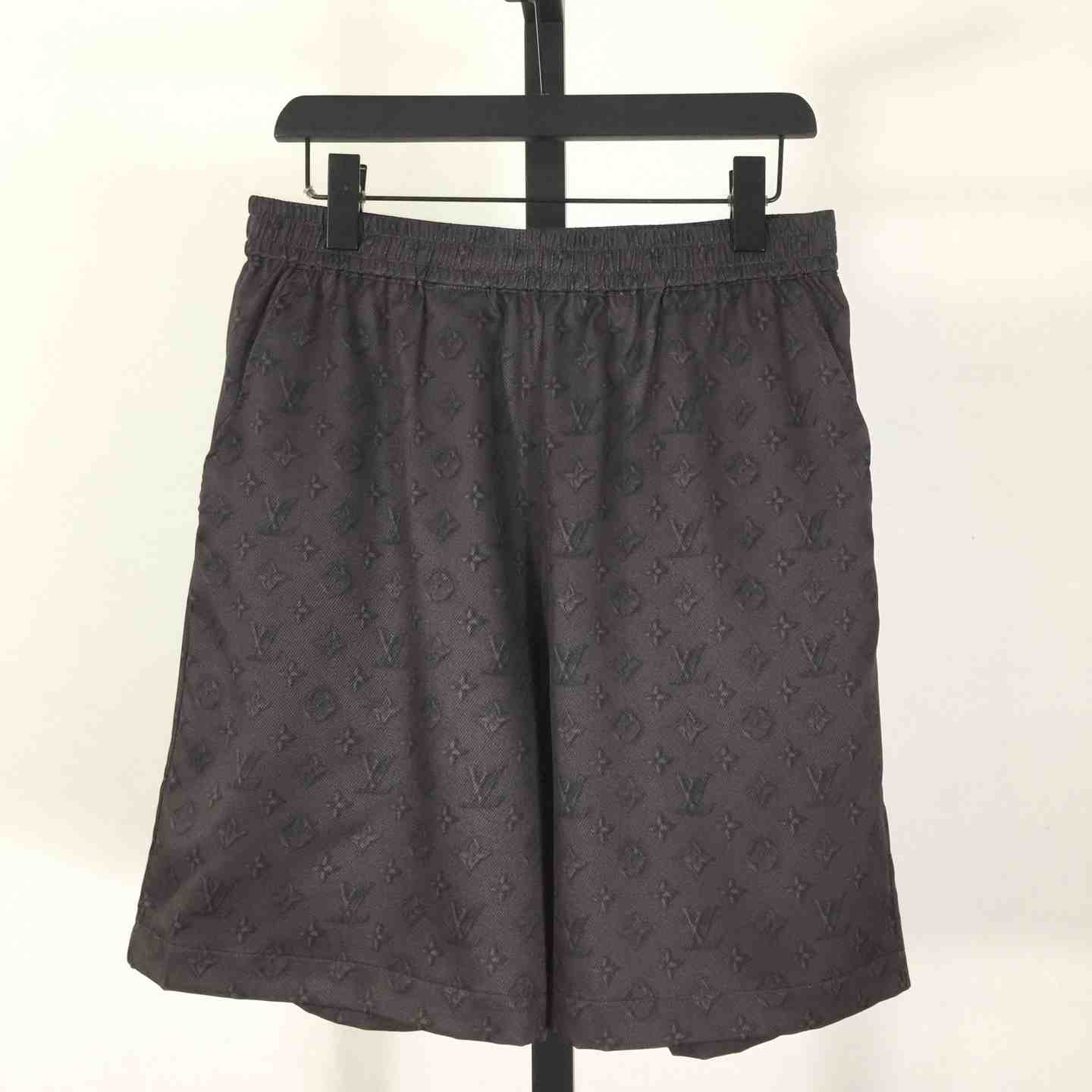 Louis Vuitton Printed Monogram Silk Shorts   1AHCD3 - DesignerGu