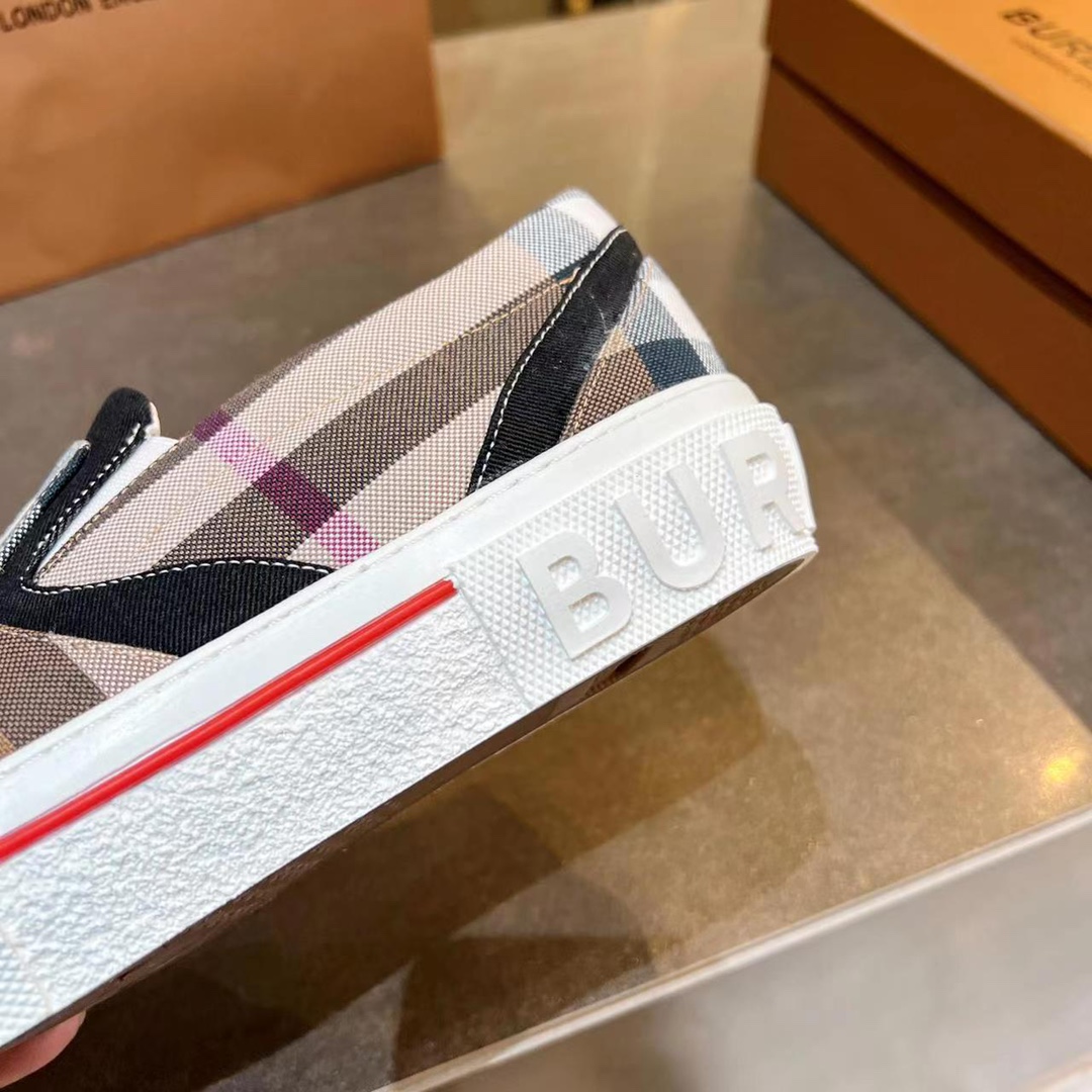 Burberry Slip On Sneakers - DesignerGu