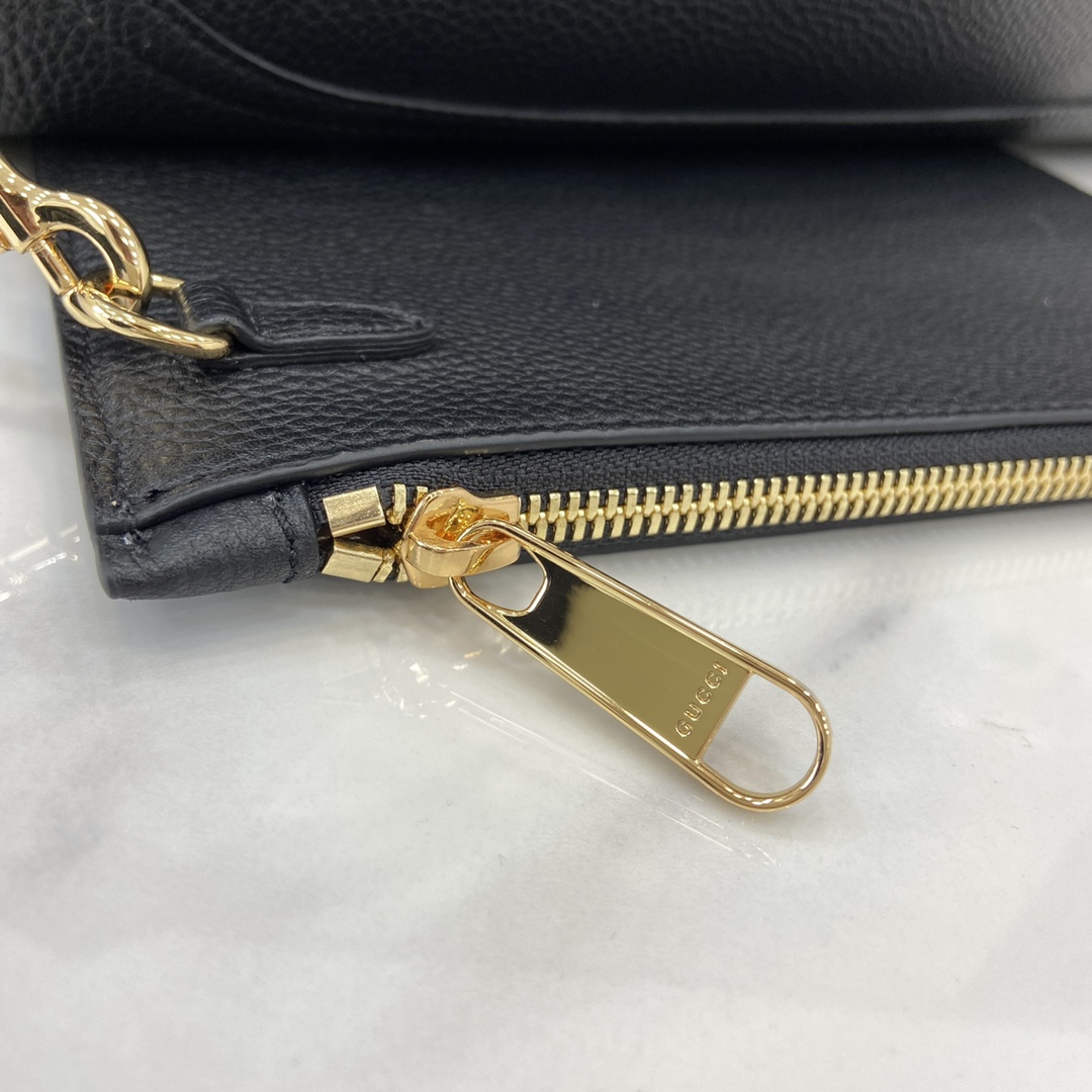 Gucci Softbit Maxi Shoulder Bag - DesignerGu