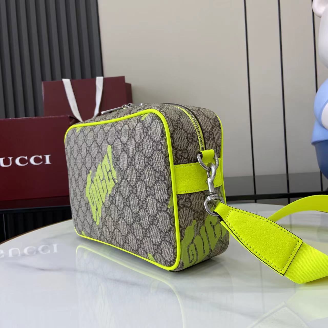 Gucci Medium Crossbody Bag With Print - DesignerGu