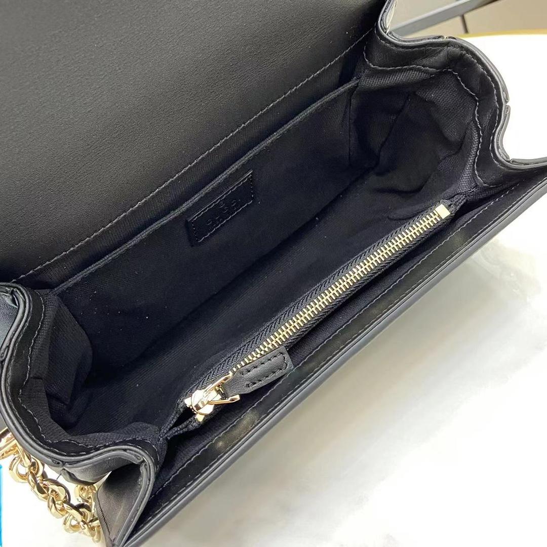 Gucci Go Small Shoulder Bag - DesignerGu