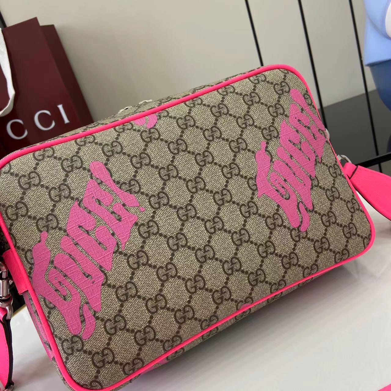 Gucci Medium Crossbody Bag With Print - DesignerGu