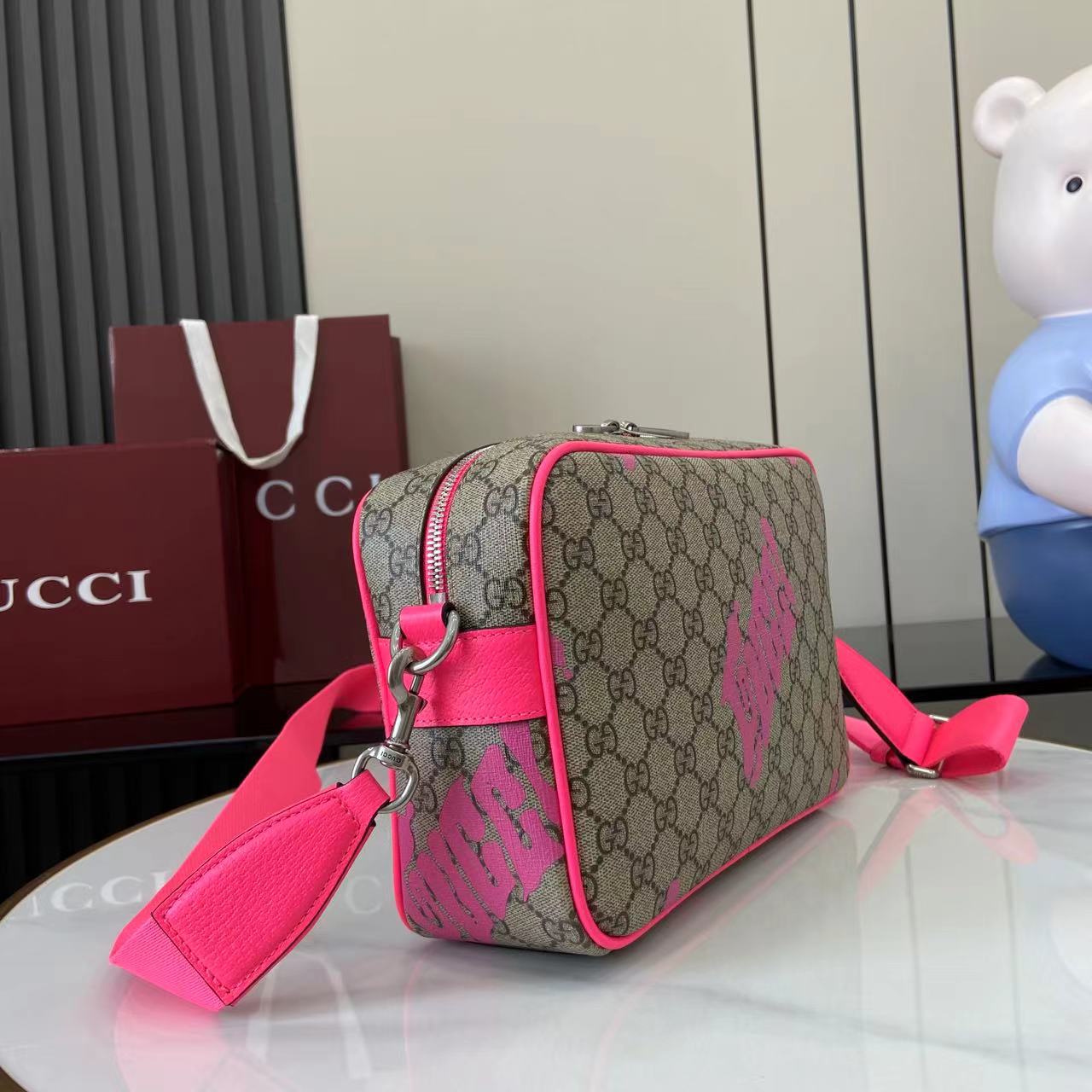 Gucci Medium Crossbody Bag With Print - DesignerGu