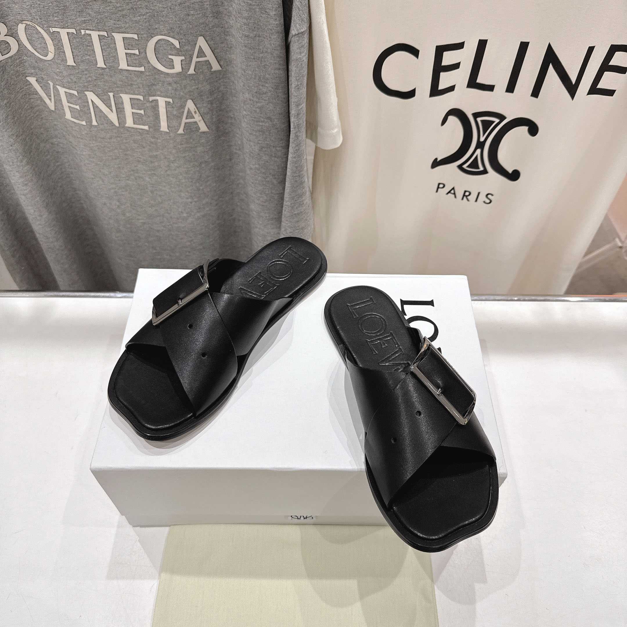 Loewe Petal Belt Flat Sandal In Vegetable-tanned Calfskin - DesignerGu