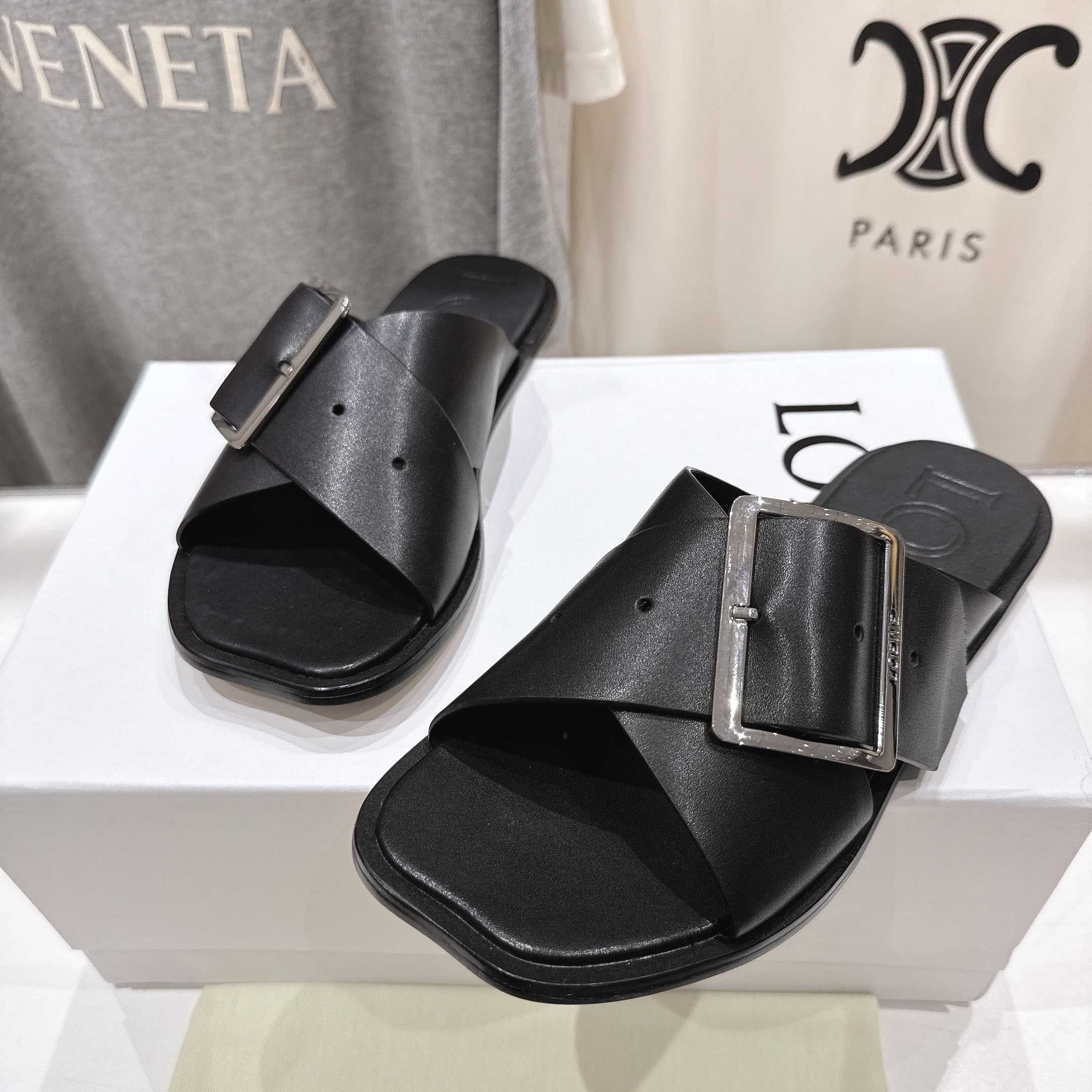 Loewe Petal Belt Flat Sandal In Vegetable-tanned Calfskin - DesignerGu