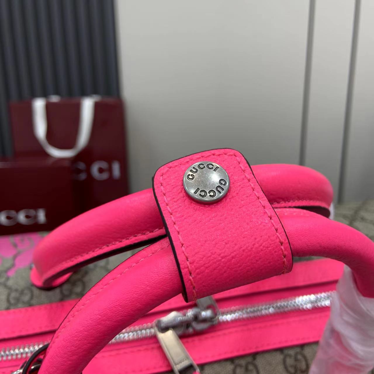 Gucci Medium Duffle Bag With Print - DesignerGu