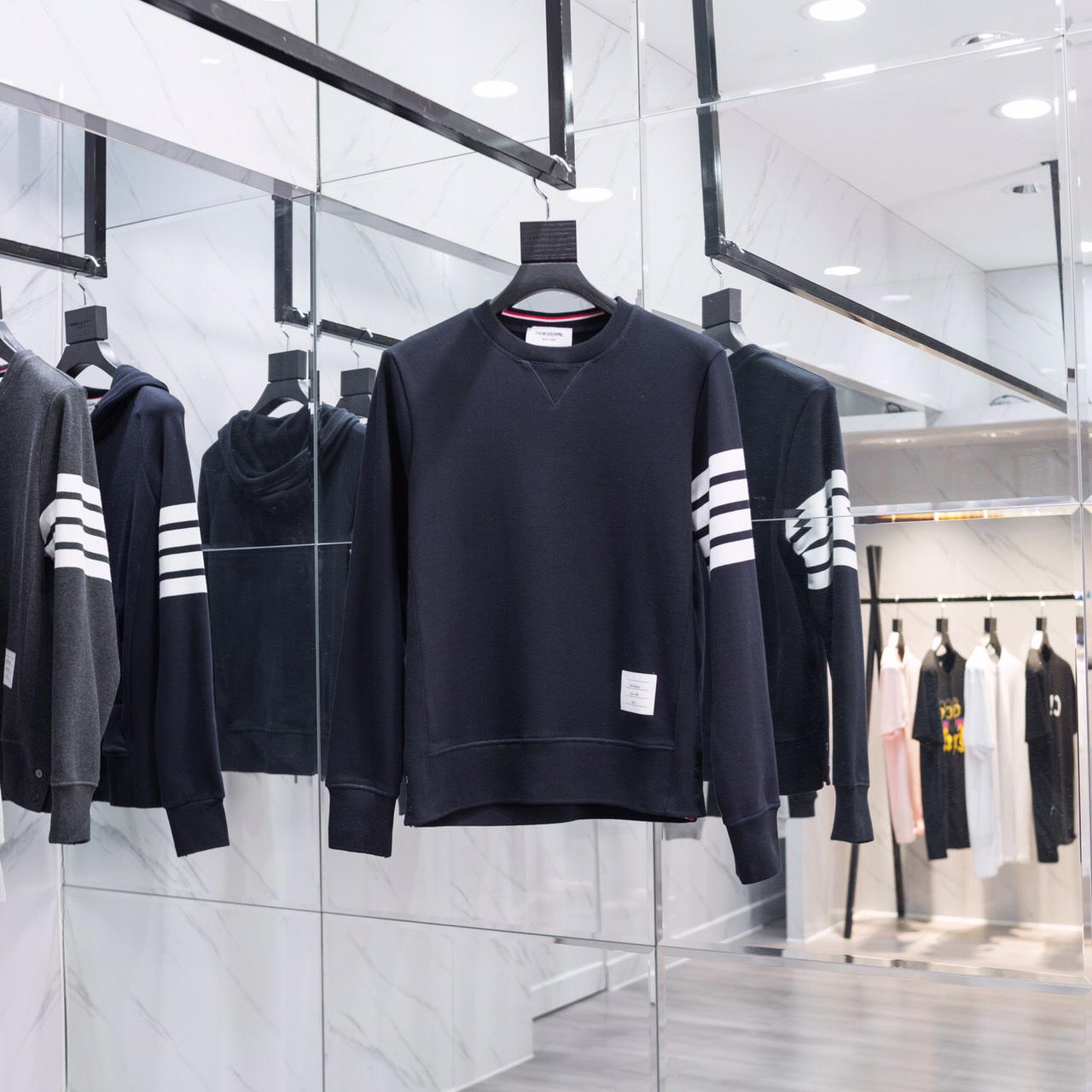 Thom Browne Stripe Sleeve Sweatshirt   TB22 - DesignerGu