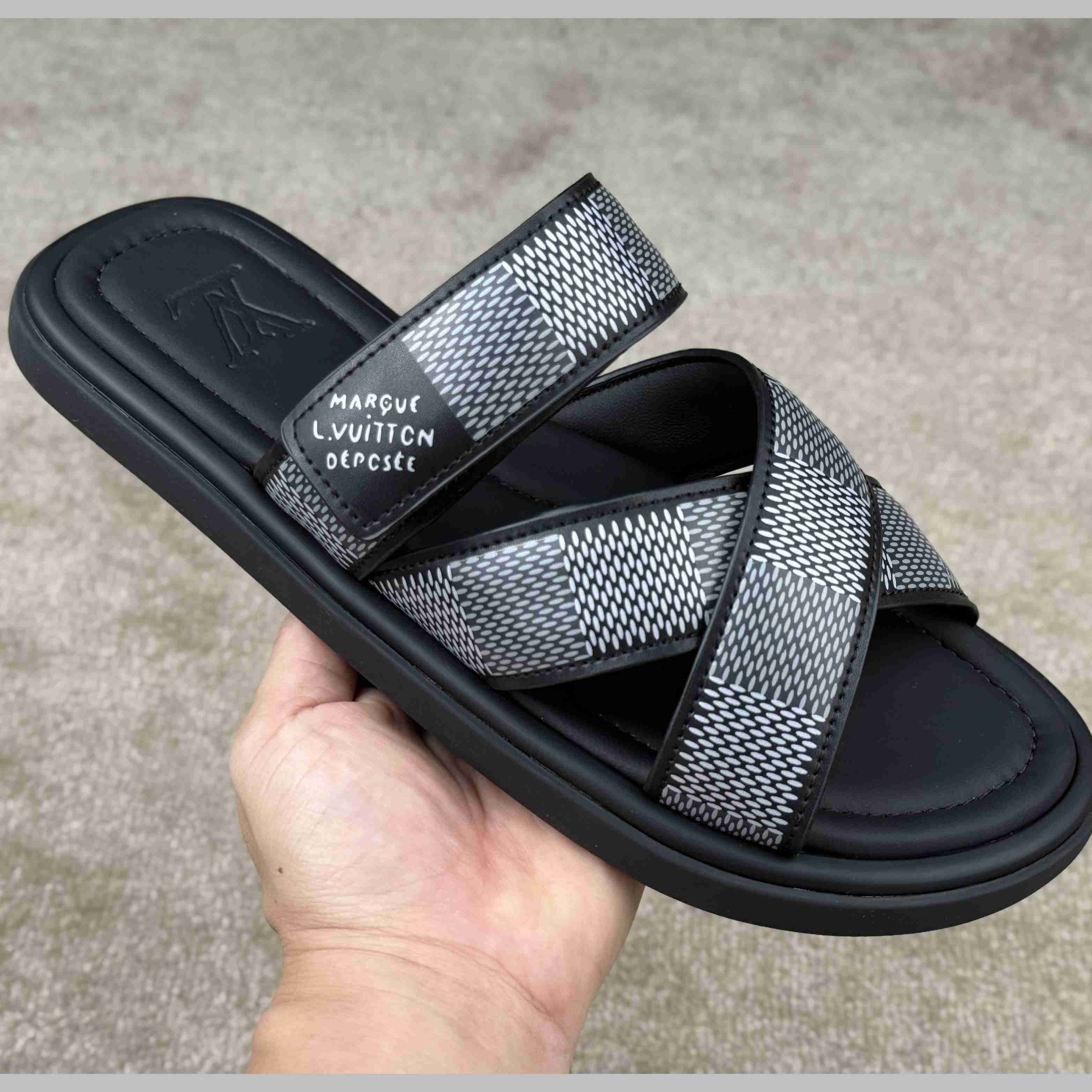 Louis Vuitton LV Venice Mule    1ACRIV - DesignerGu