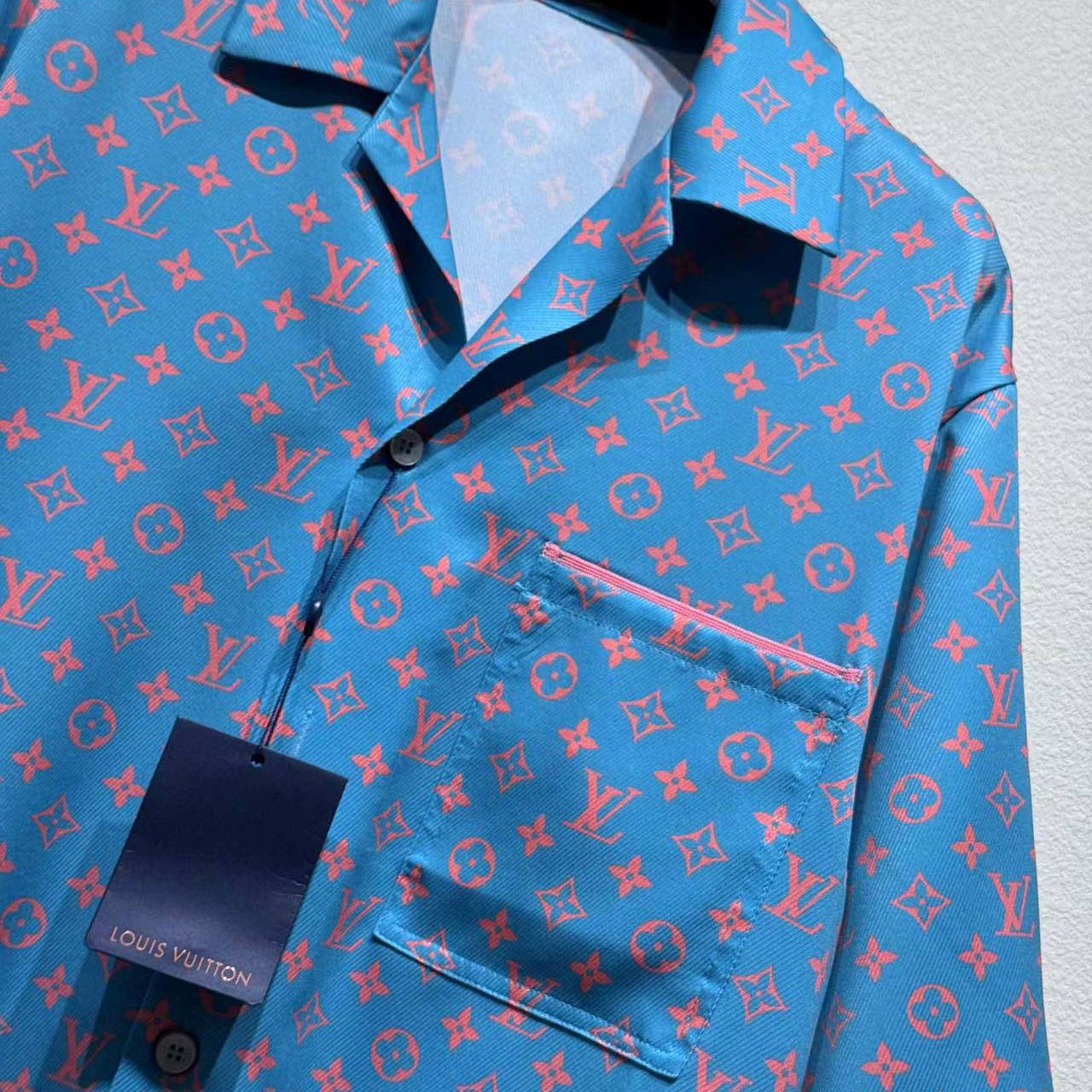 Louis Vuitton Monogram Short-Sleeved Silk Shirt - DesignerGu