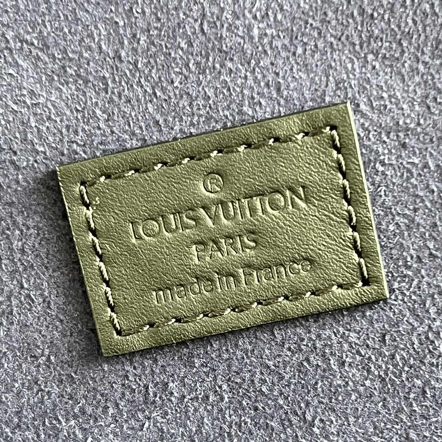 Louis Vuitton Coffret 8 Montres  M48194 (50% Off Sale)  XZ802     - DesignerGu