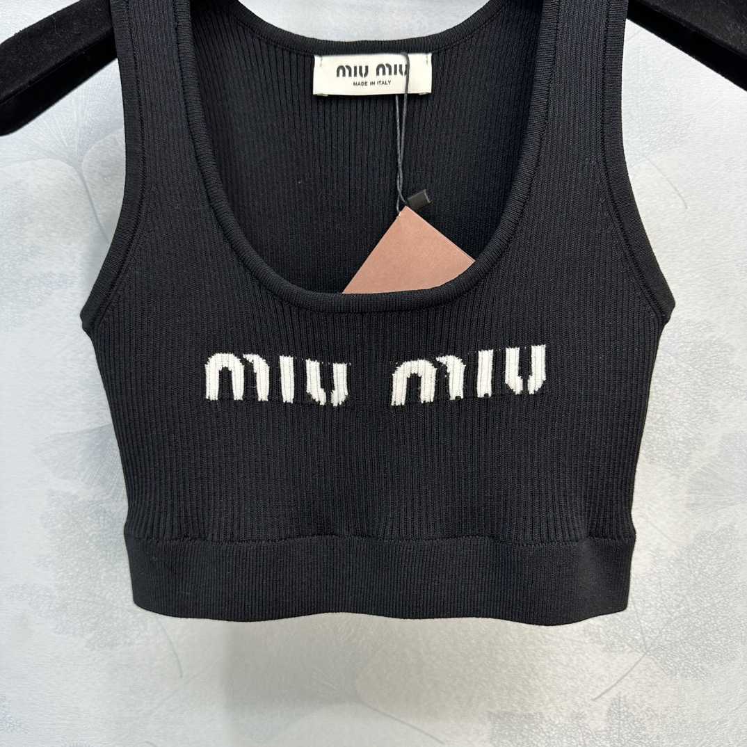 Miu Miu Top - DesignerGu