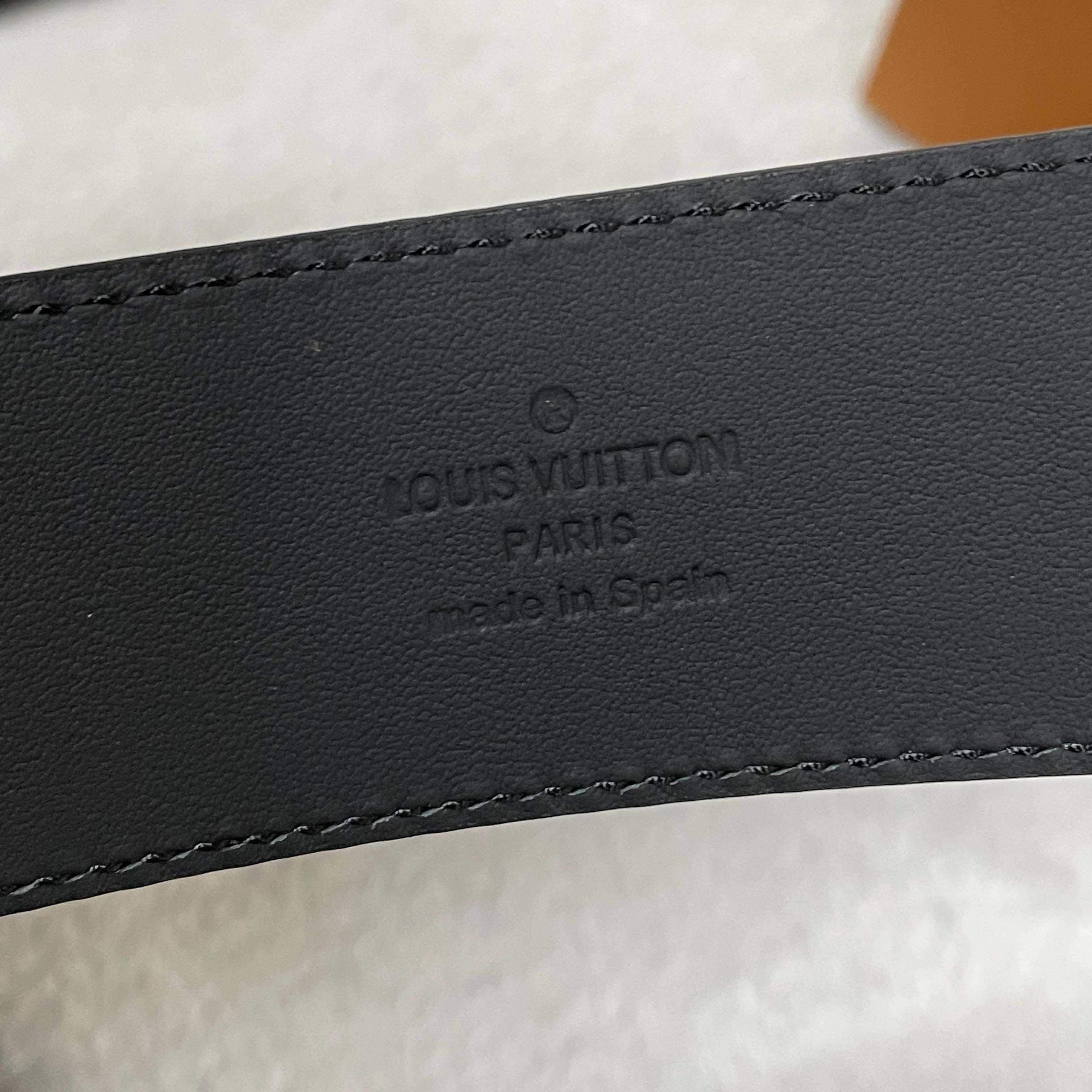 Louis Vuitton LV Initiales 40mm Reversible Belt  M8502U - DesignerGu