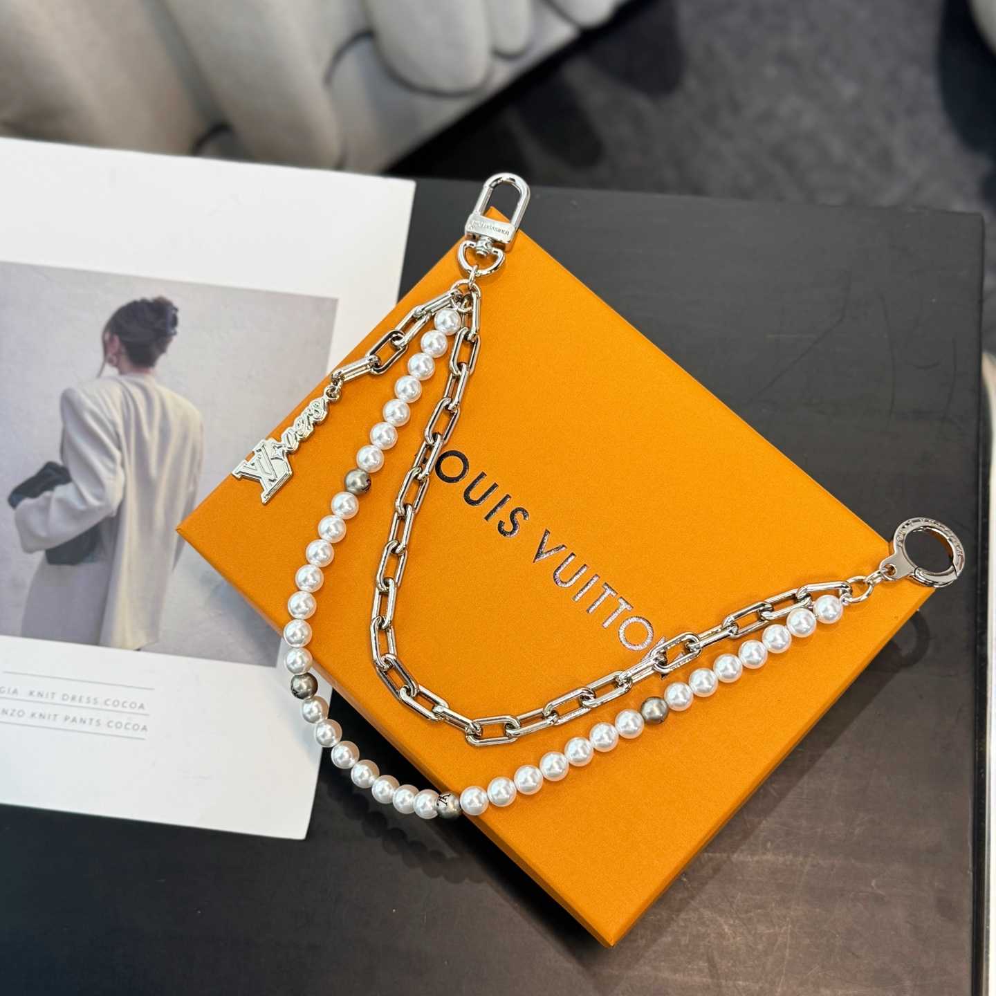 Louis Vuitton Pearls Mini Chain Belt   M03024 - DesignerGu
