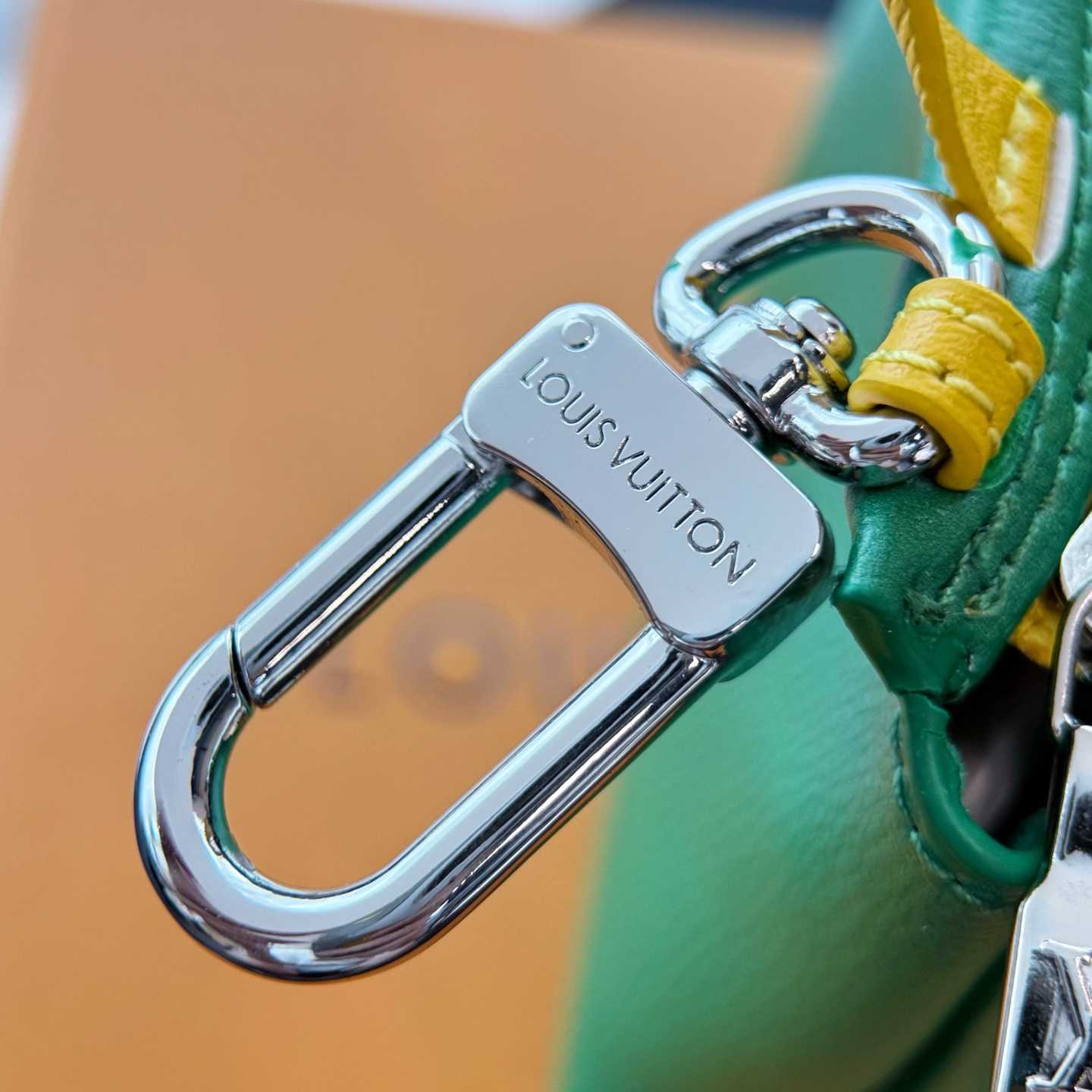 Louis Vuitton LV Mini Shopper Bag Charm    - DesignerGu