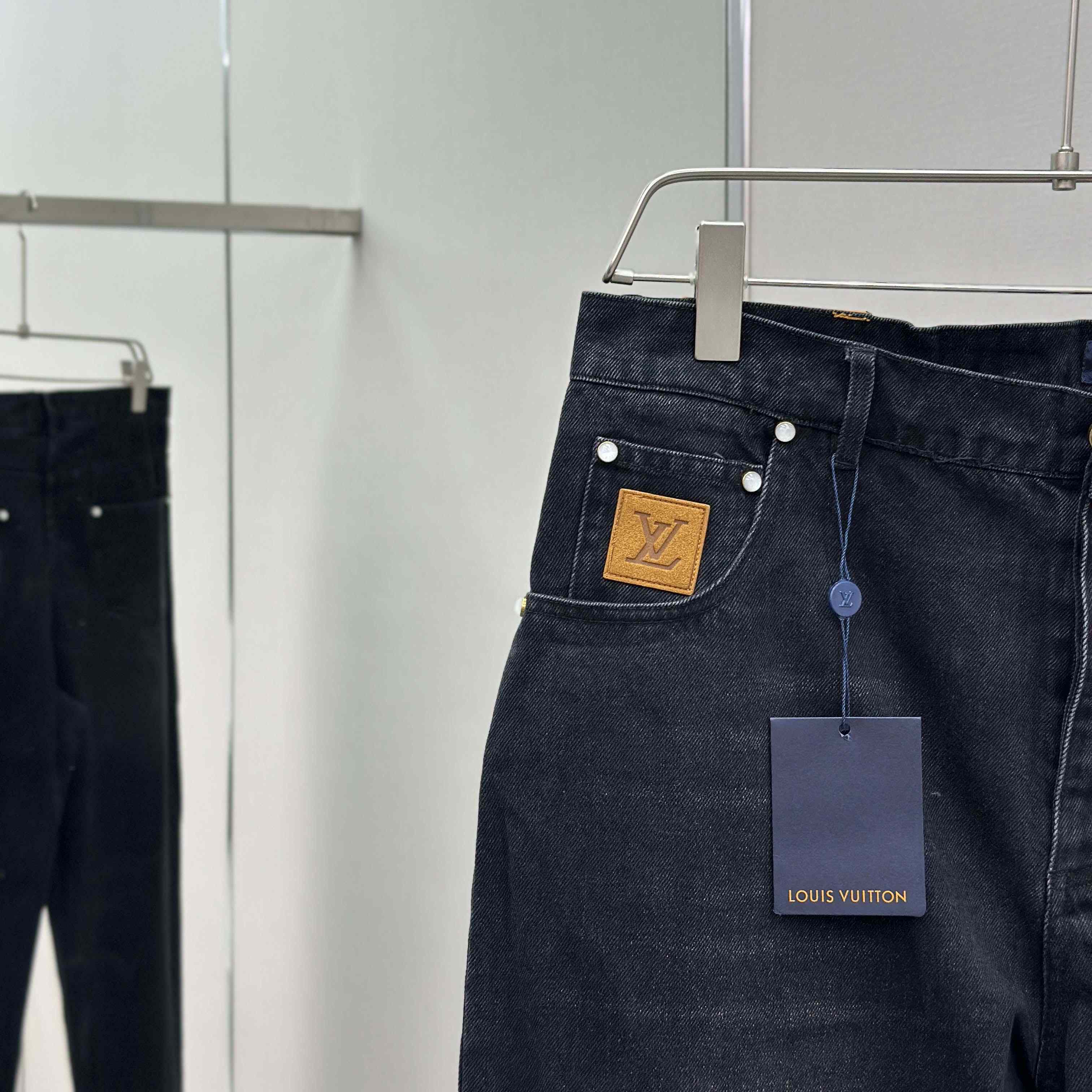 Louis Vuitton LV Skate Denim Pants   1AILKZ - DesignerGu