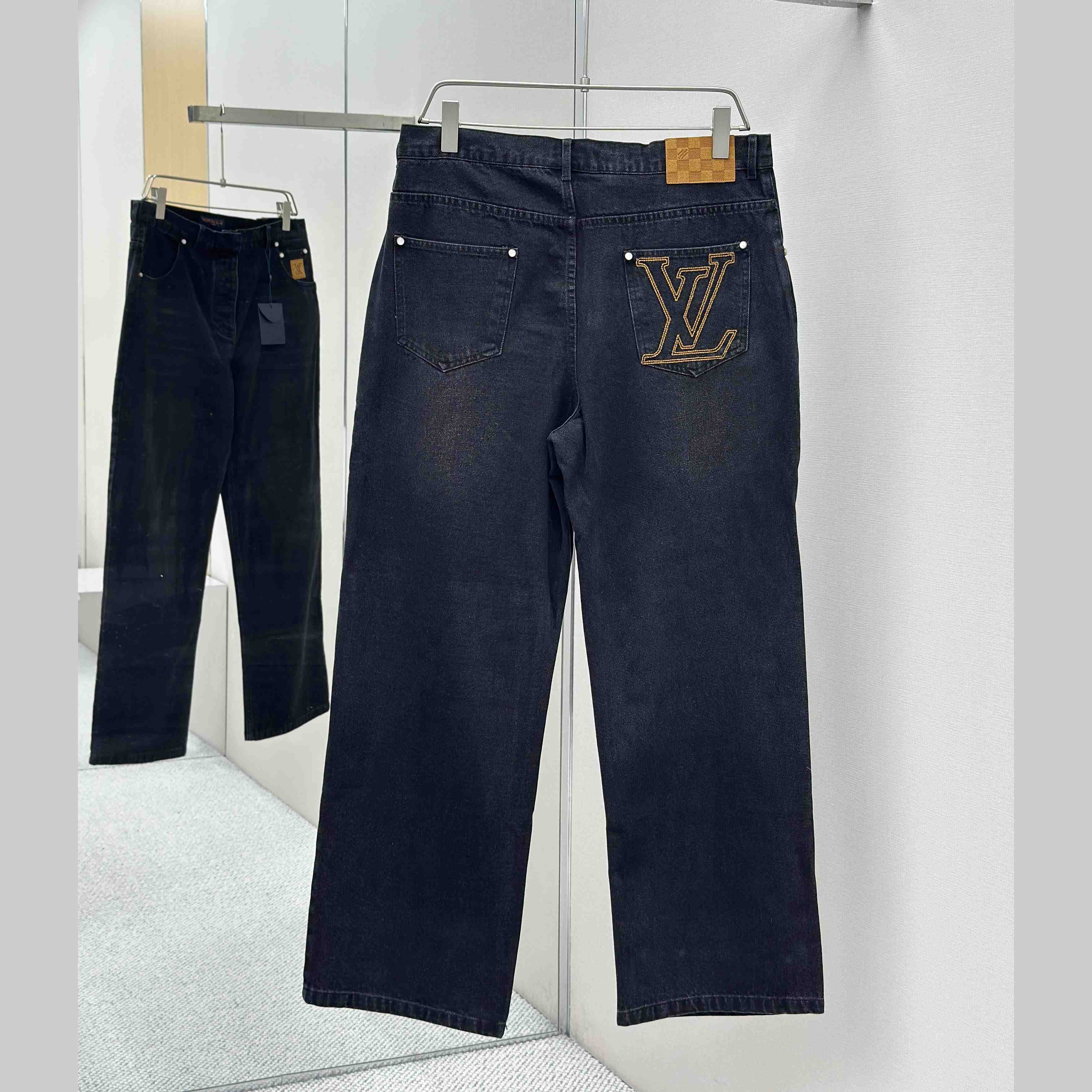 Louis Vuitton LV Skate Denim Pants   1AILKZ - DesignerGu