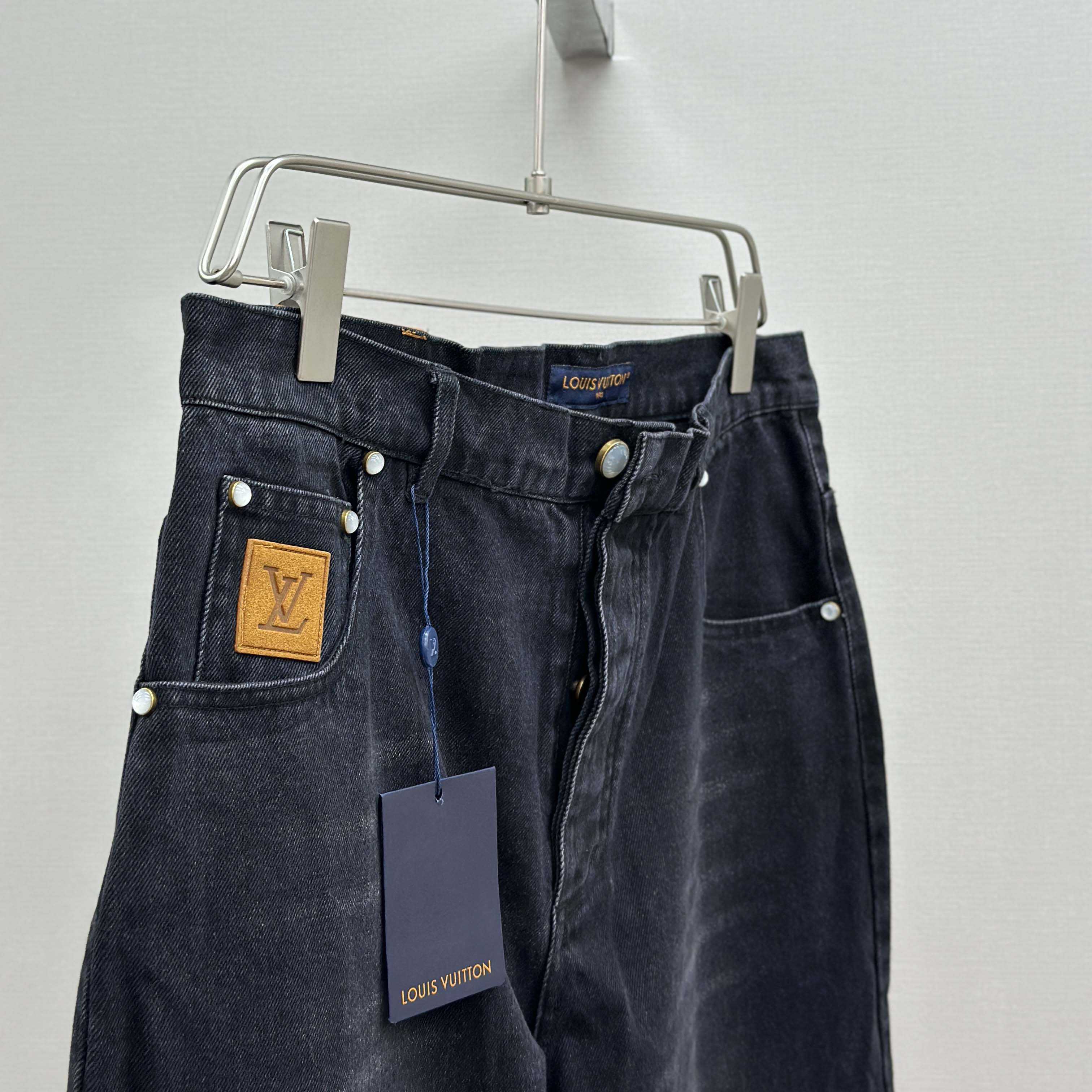 Louis Vuitton LV Skate Denim Pants   1AILKZ - DesignerGu