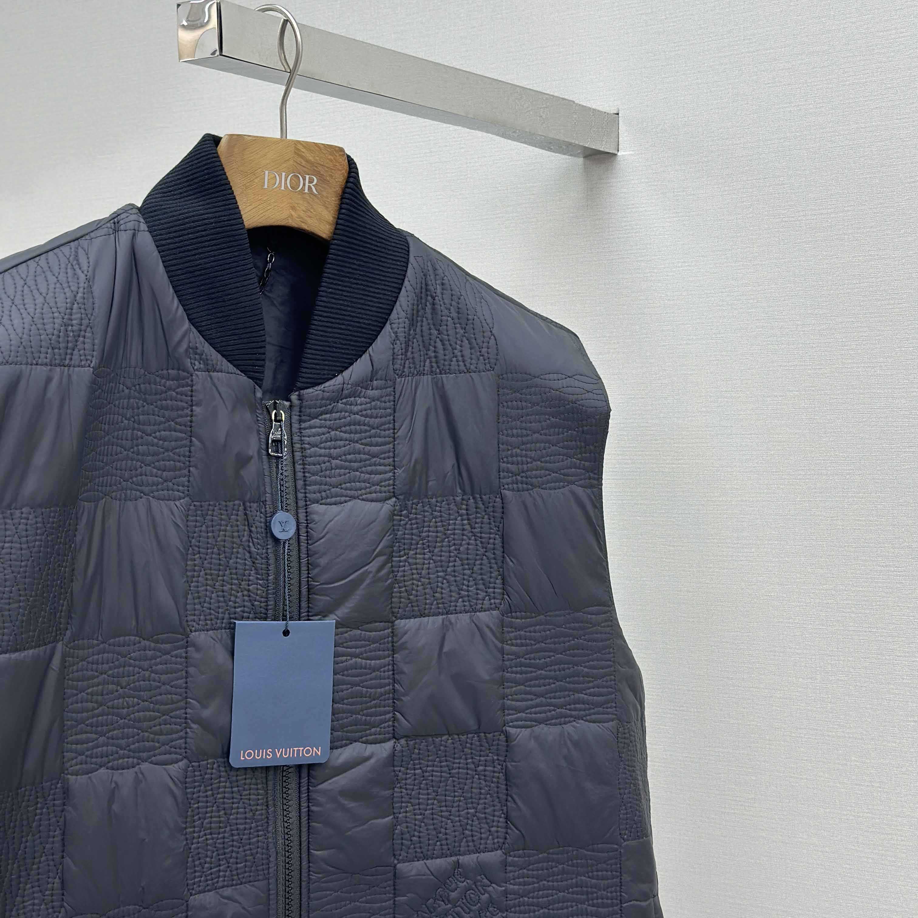 Louis Vuitton Damier Quilted Nylon Gilet - DesignerGu