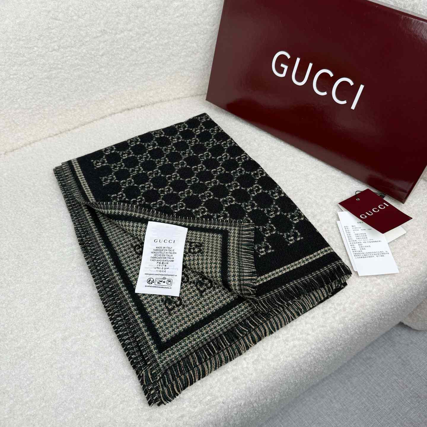 Gucci GG Wool Jacquard Scarf - DesignerGu