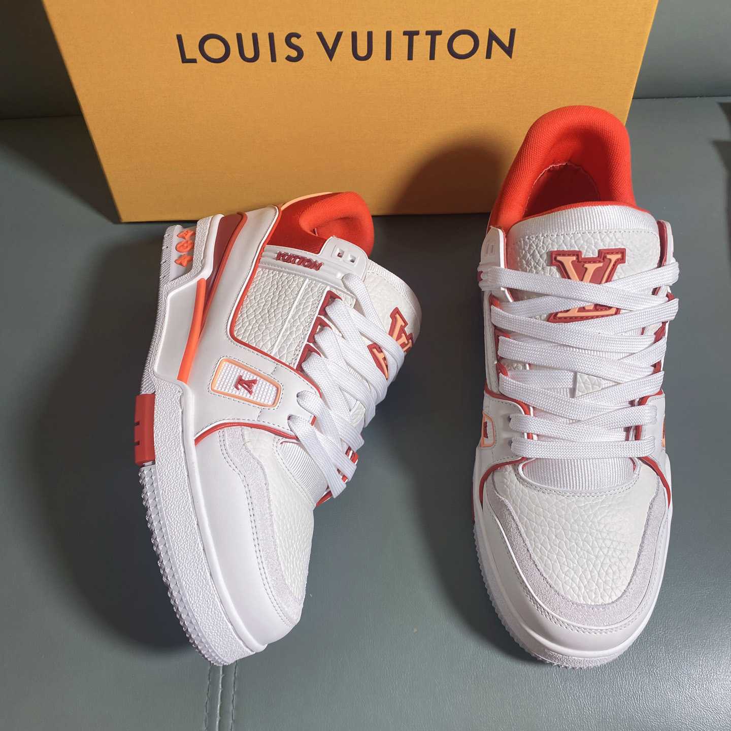 Louis Vuitton LV Trainer Sneaker      1AIIZM - DesignerGu