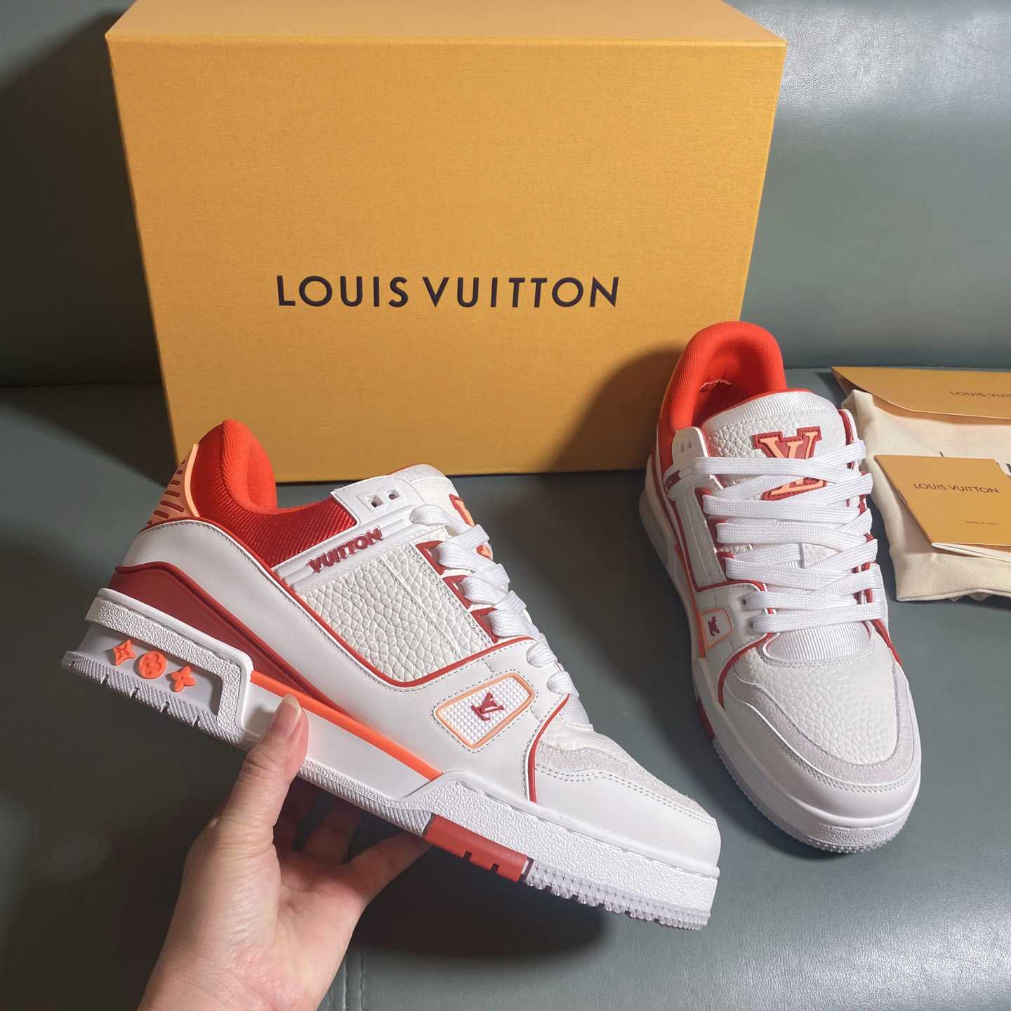 Louis Vuitton LV Trainer Sneaker      1AIIZM - DesignerGu