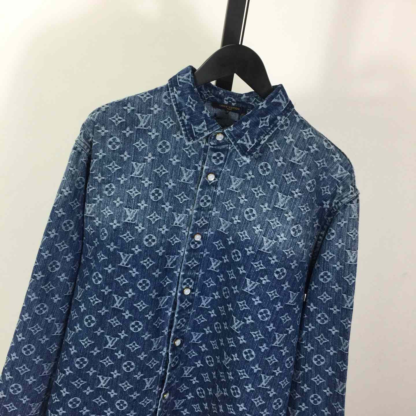 Louis Vuitton Monogram Denim Shirt   1AI195 - DesignerGu