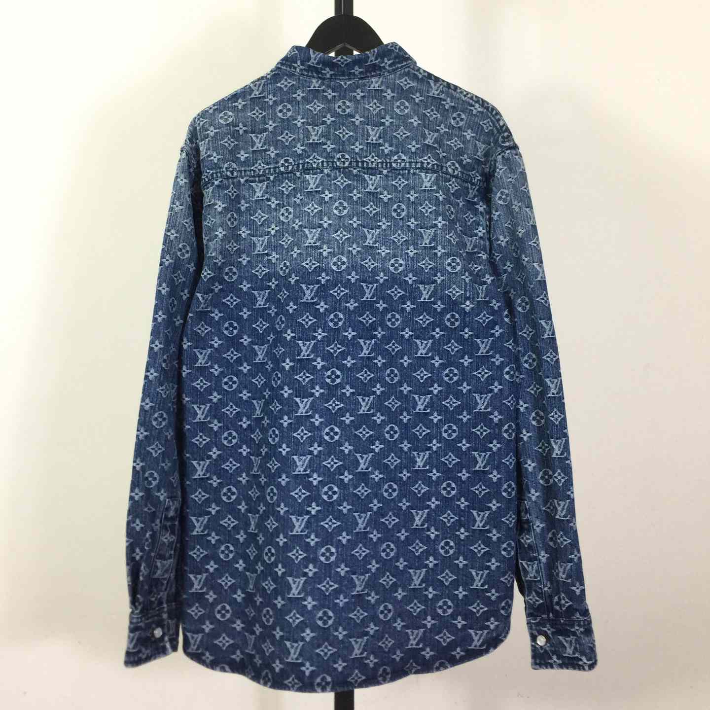 Louis Vuitton Monogram Denim Shirt   1AI195 - DesignerGu