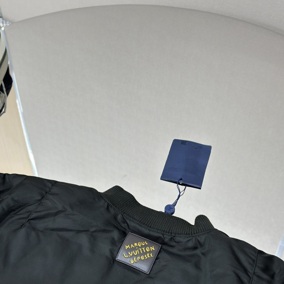 Louis Vuitton Cropped Bomber   1AIMS2 - DesignerGu