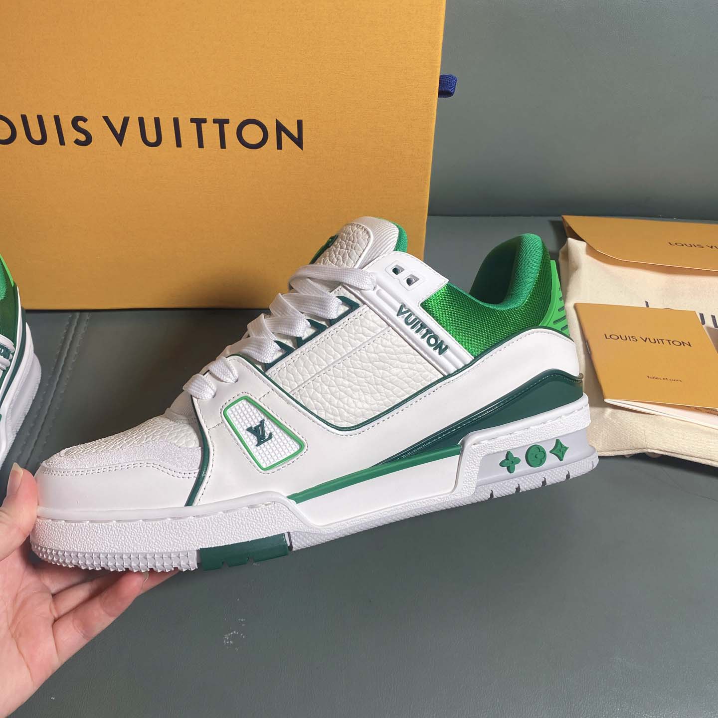 Louis Vuitton LV Trainer Sneaker      1AIJ05 - DesignerGu