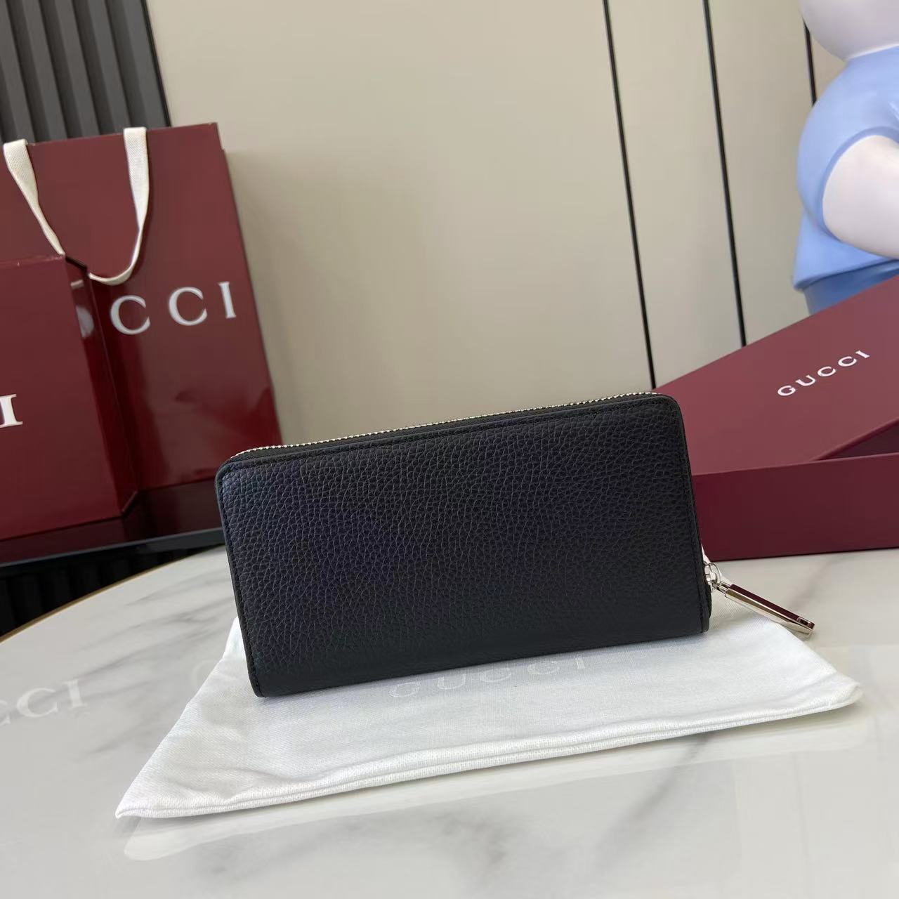Gucci Zip Around Wallet With Logo - DesignerGu