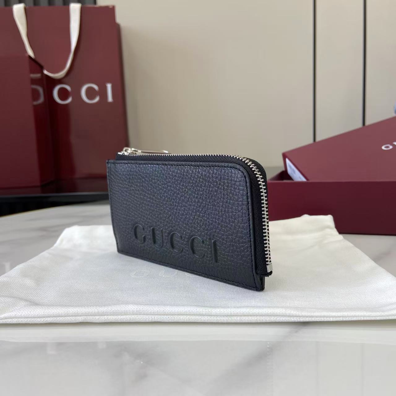 Gucci Zip Card Case With Logo - DesignerGu