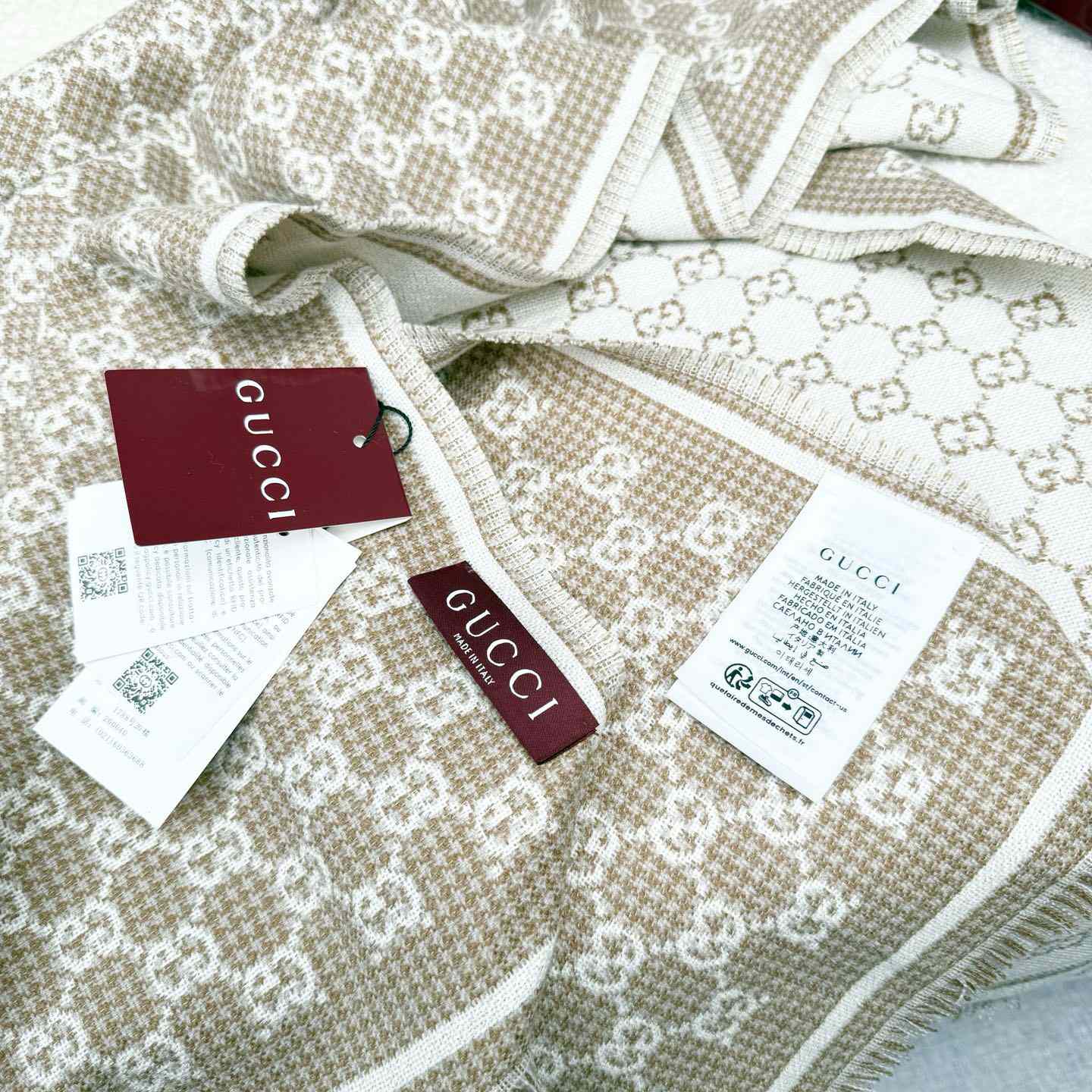 Gucci GG Wool Scarf - DesignerGu