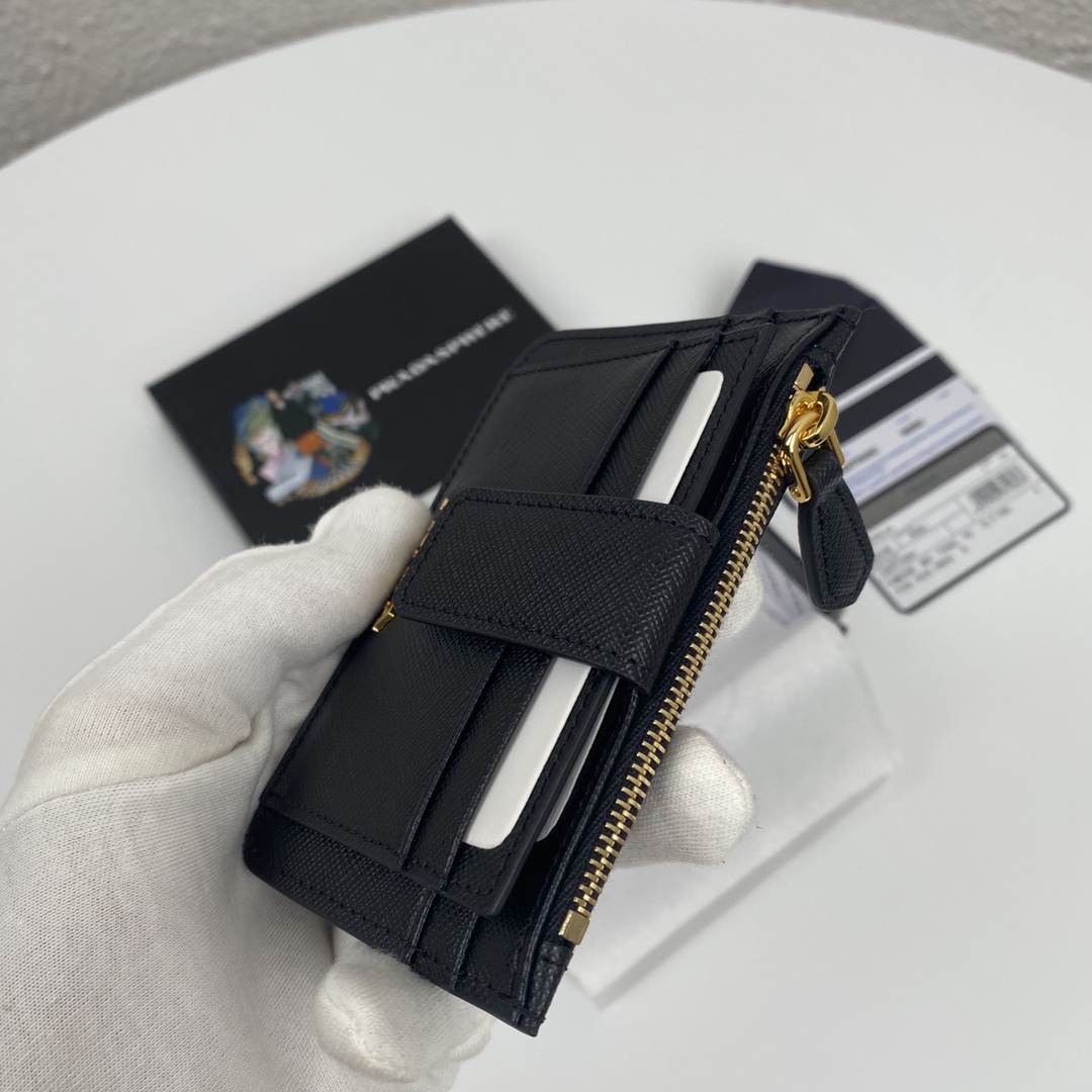 Prada Card Wallet （12-7.5cm） - DesignerGu