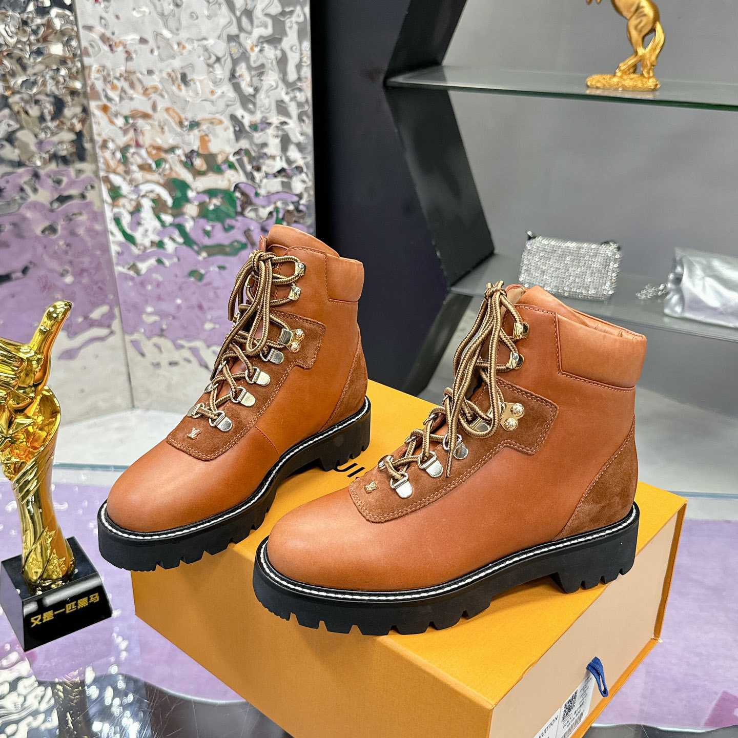 Louis Vuitton Territory Flat Ranger     1ACID8 - DesignerGu