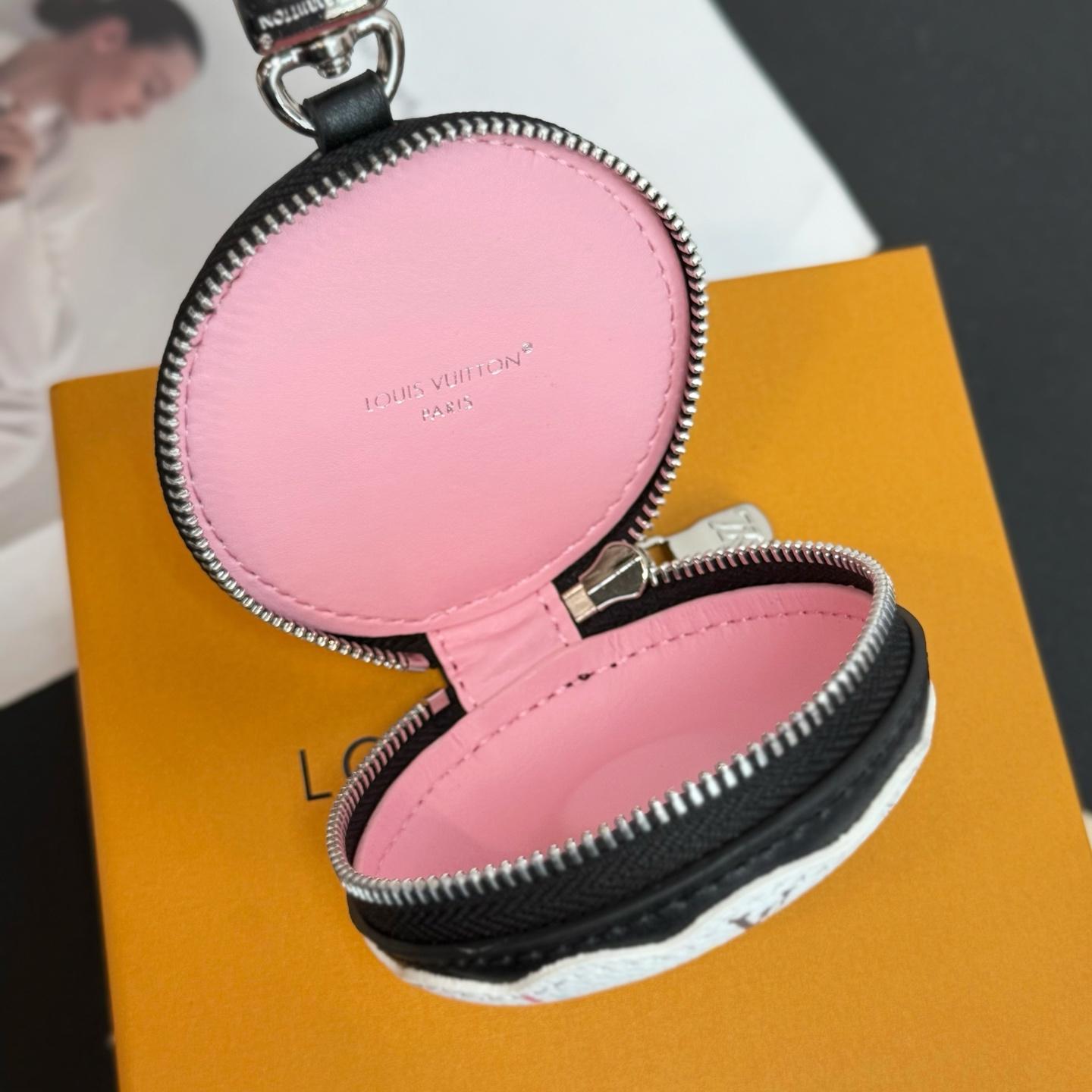 Louis Vuitton LV Donut Bag Charm    - DesignerGu