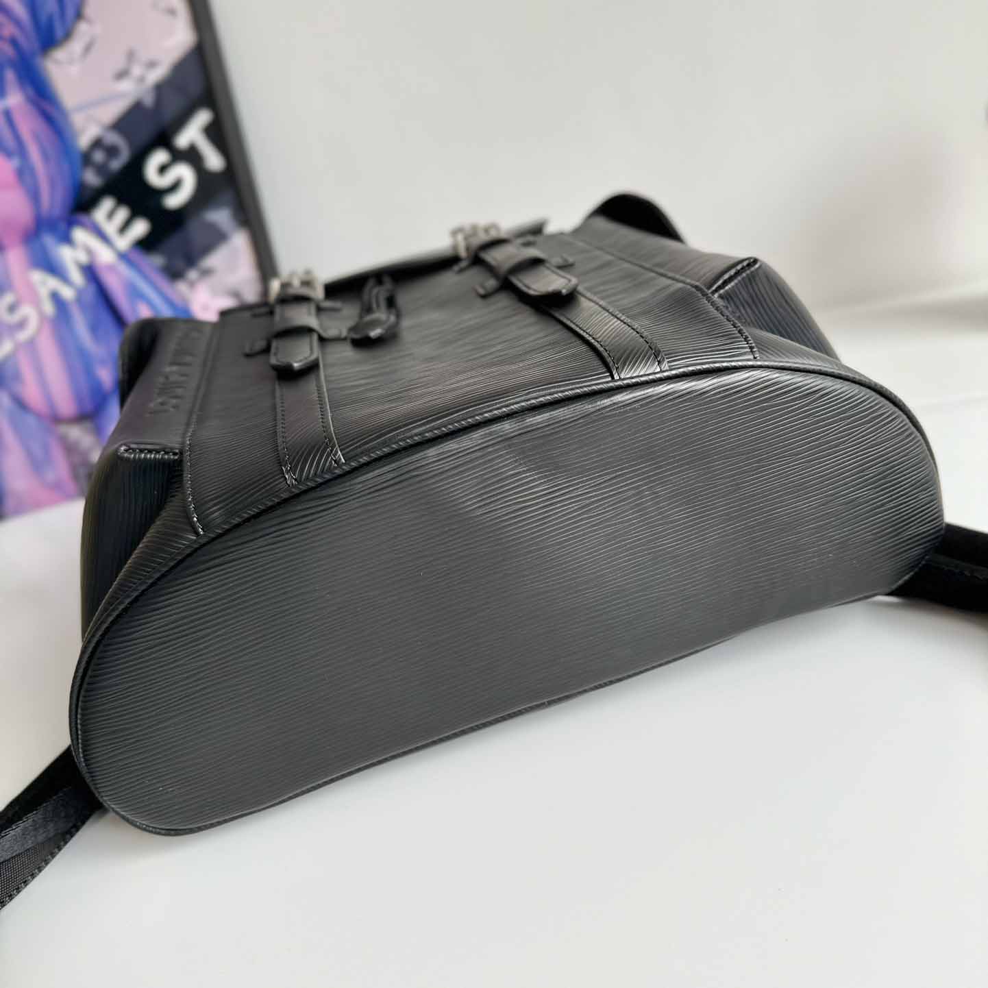 Louis Vuitton Christopher MM      M24326 - DesignerGu