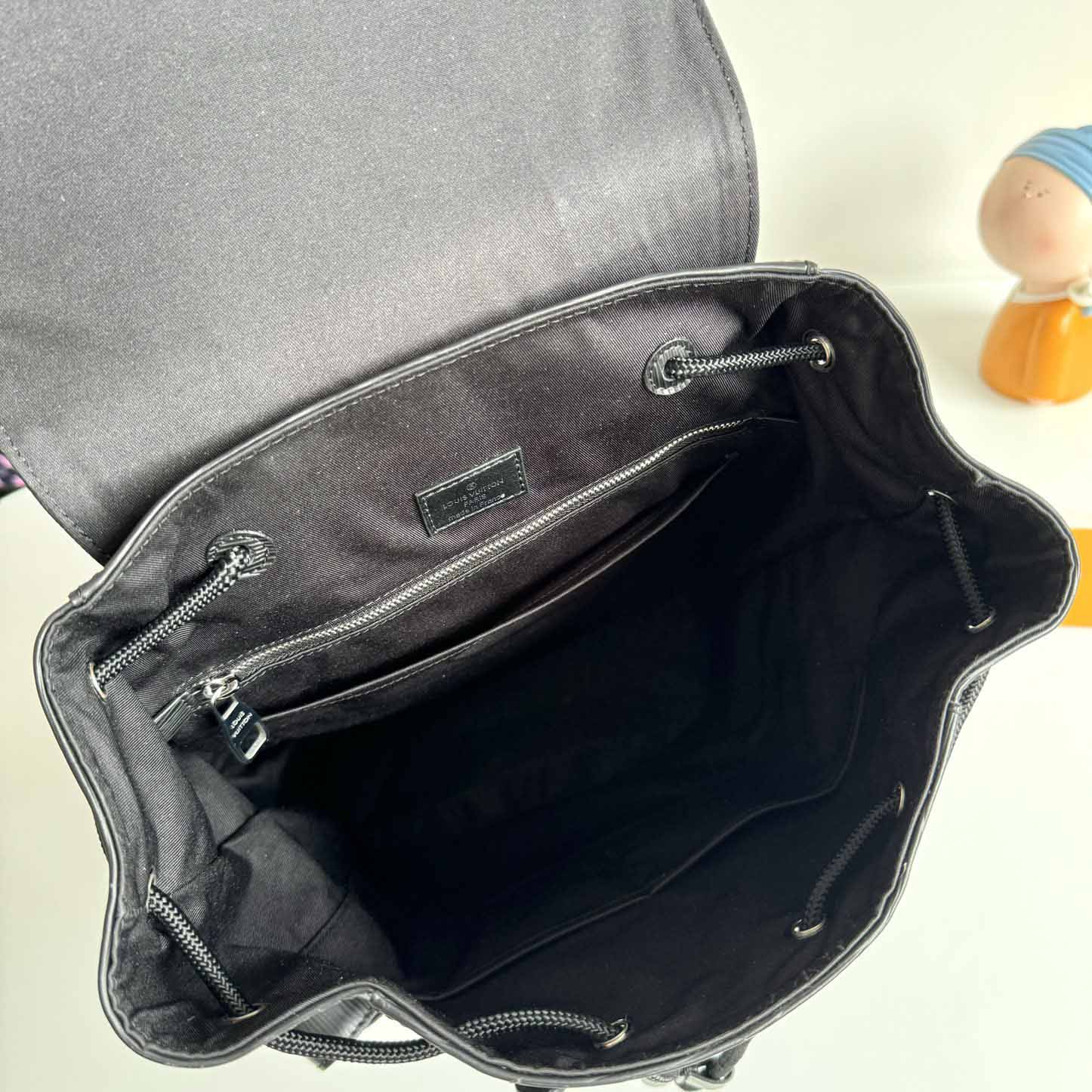 Louis Vuitton Christopher MM      M24326 - DesignerGu