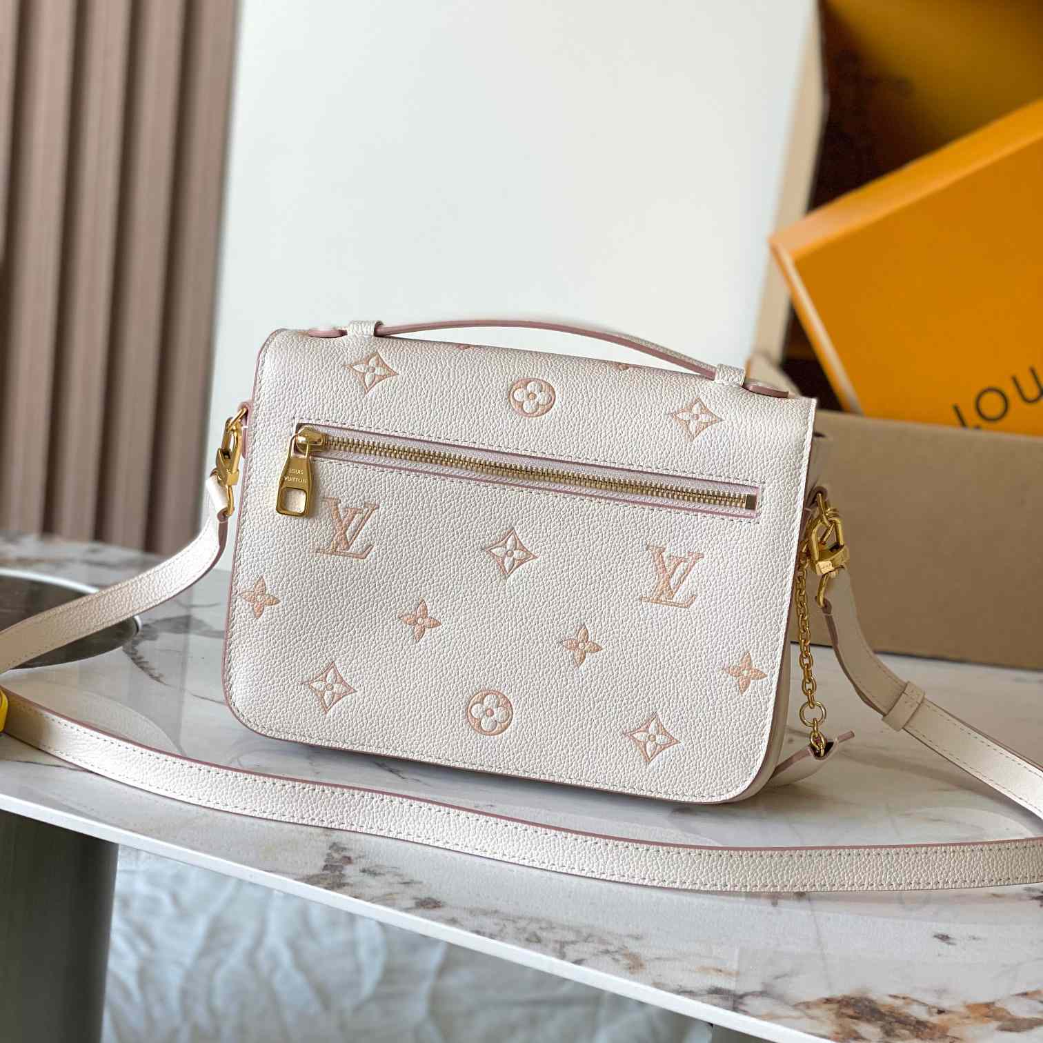 Louis Vuitton Pochette Métis   M14977 - DesignerGu