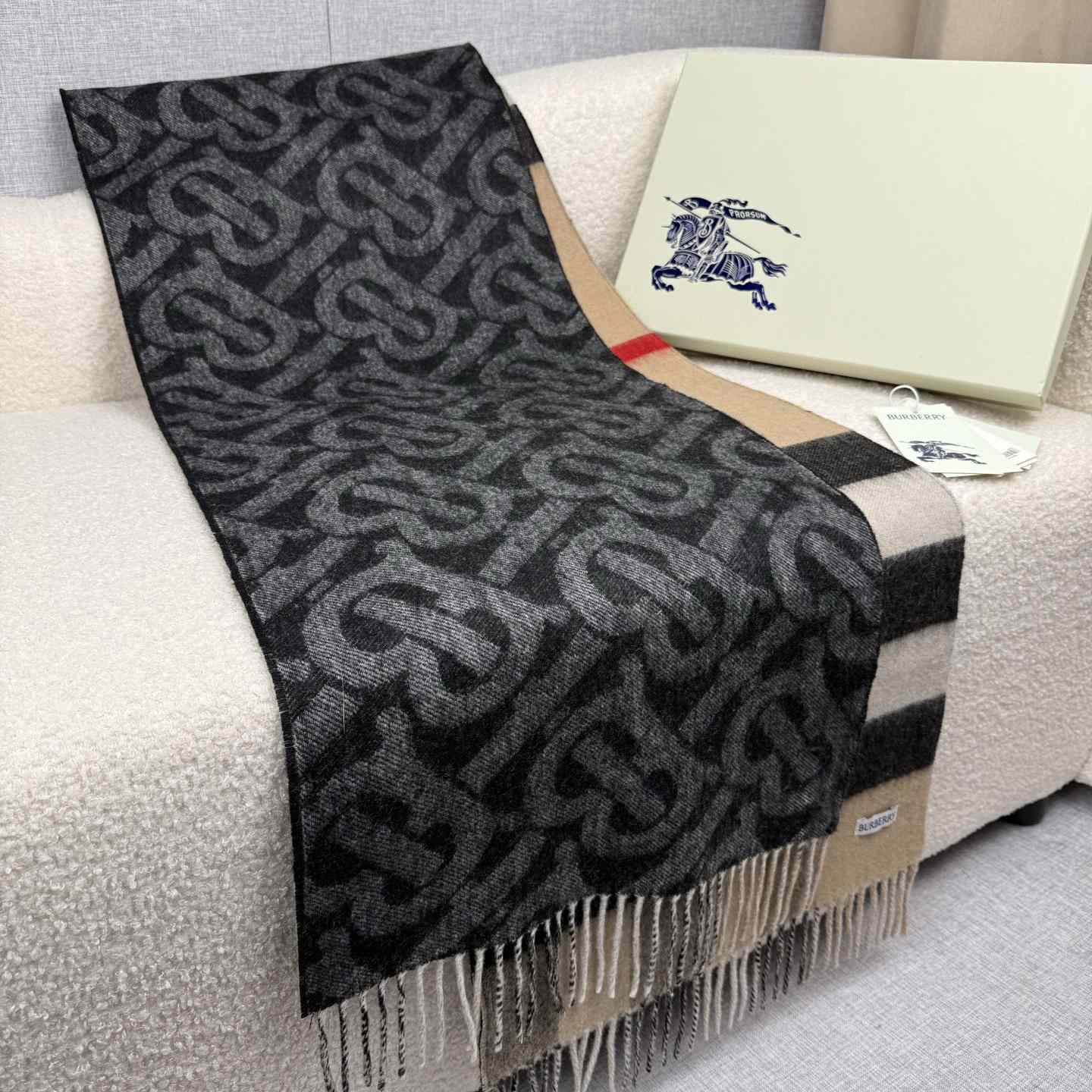 Burberry Reversible Check And Monogram Cashmere Scarf  - DesignerGu