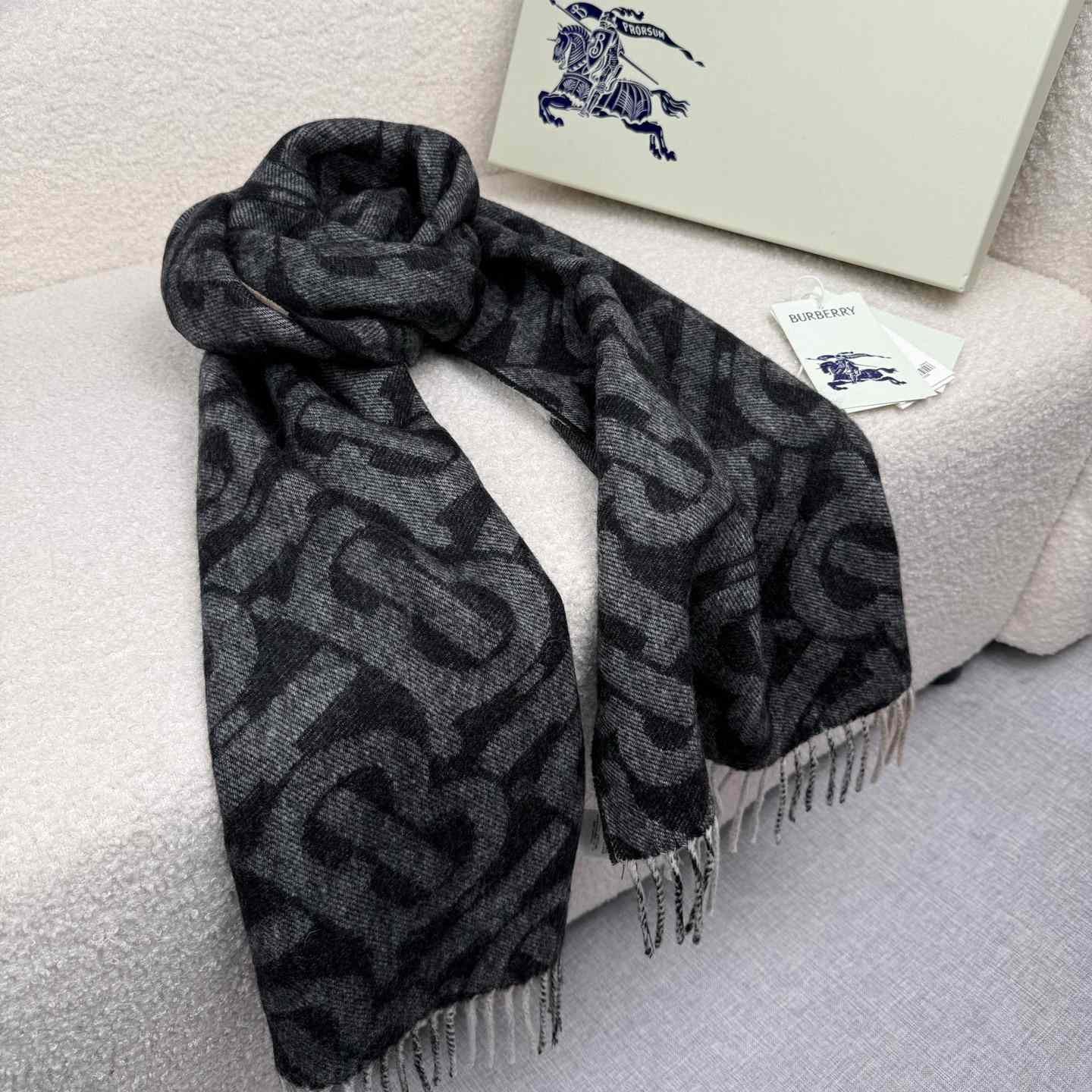 Burberry Reversible Check And Monogram Cashmere Scarf  - DesignerGu