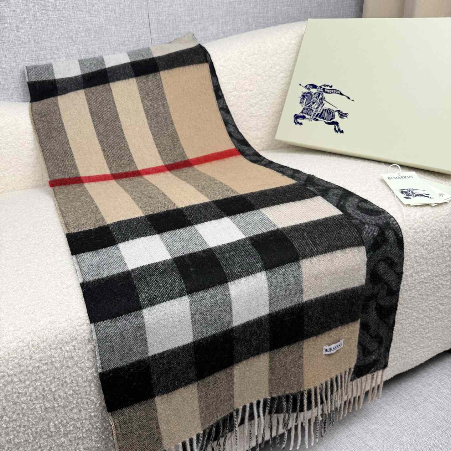 Burberry Reversible Check And Monogram Cashmere Scarf  - DesignerGu