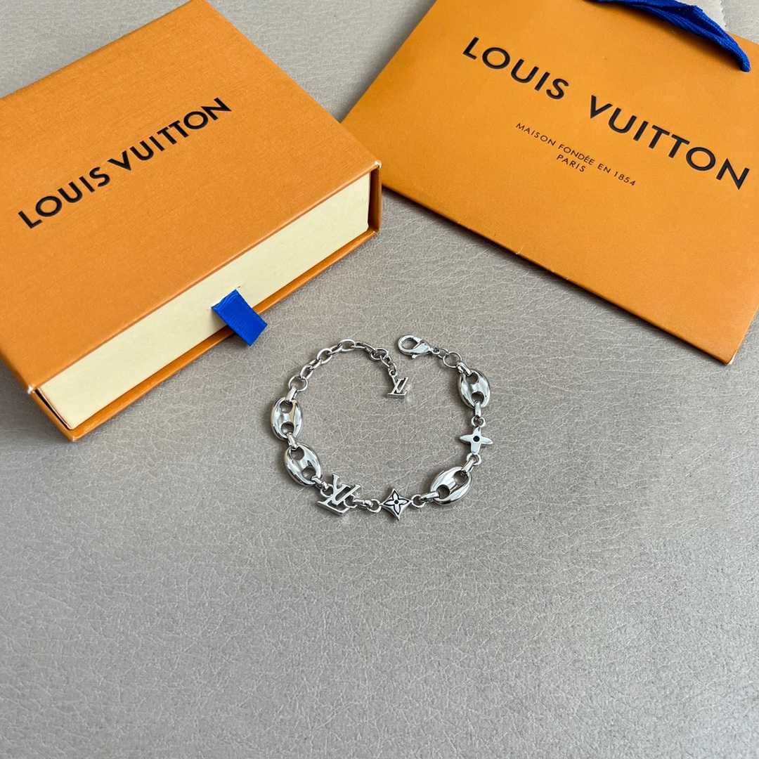 Louis Vuitton LV Sailor Medium Bracelet   M03187 - DesignerGu