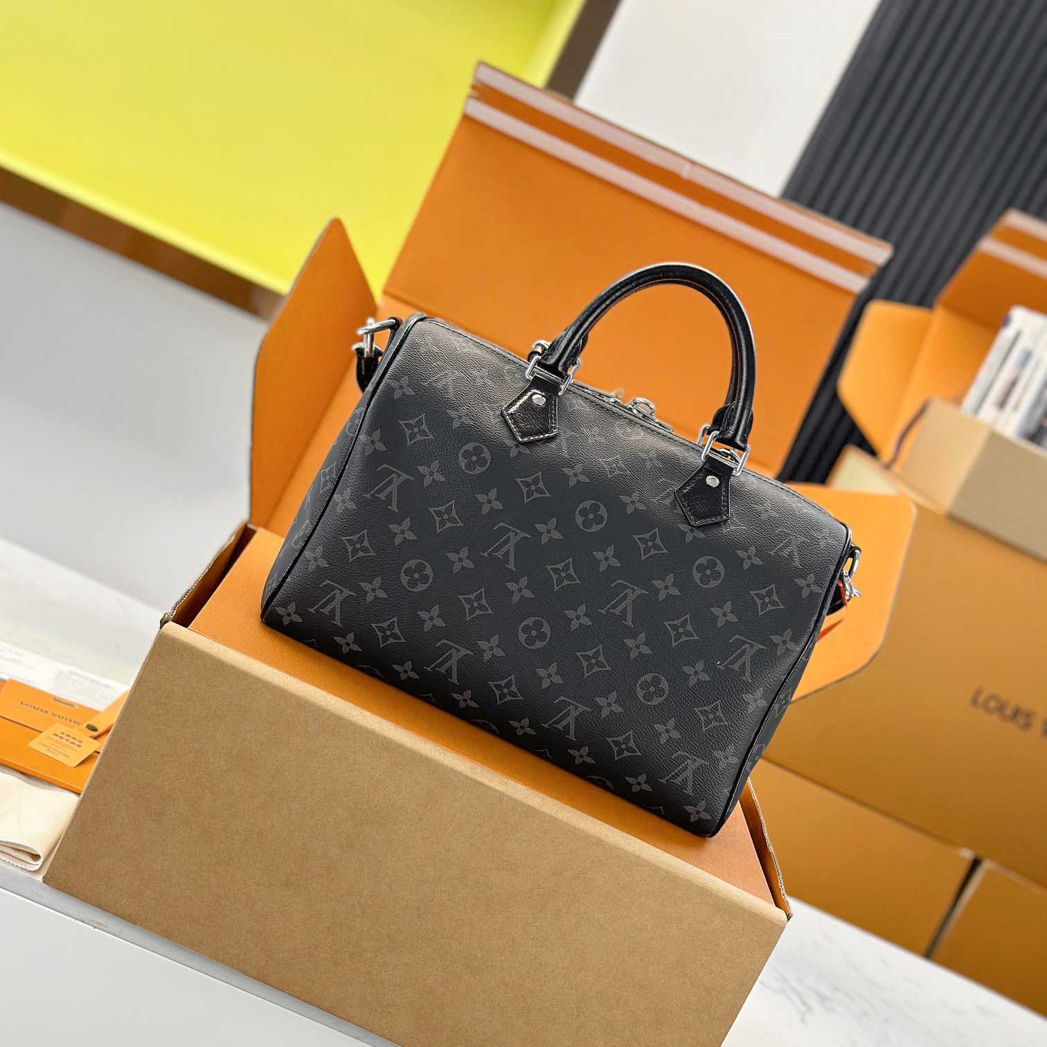 Louis Vuitton Speedy Soft 30   M15102 - DesignerGu