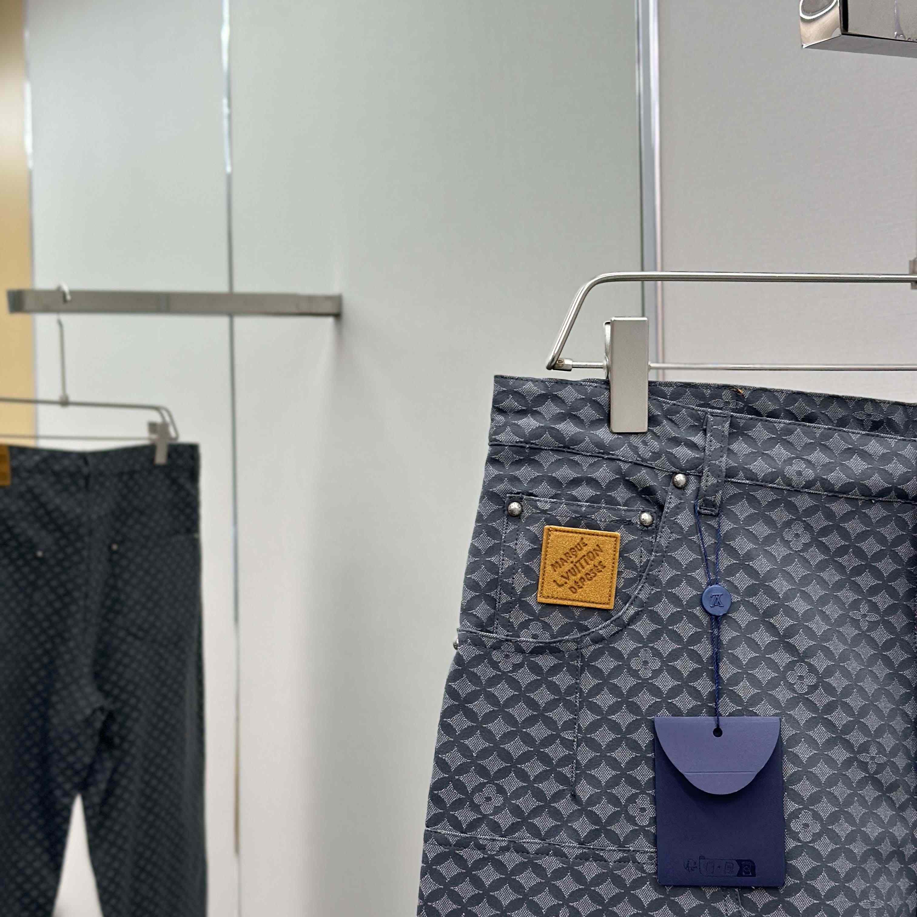 Louis Vuitton Workwear Pants   1AIMG8 - DesignerGu