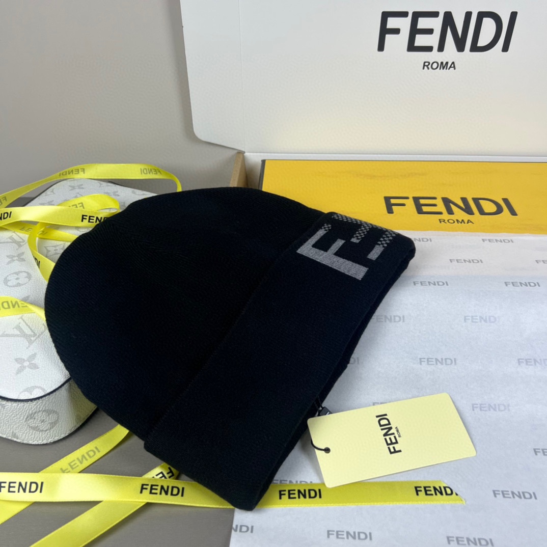 Fendi FF-jacquard Beanie - DesignerGu