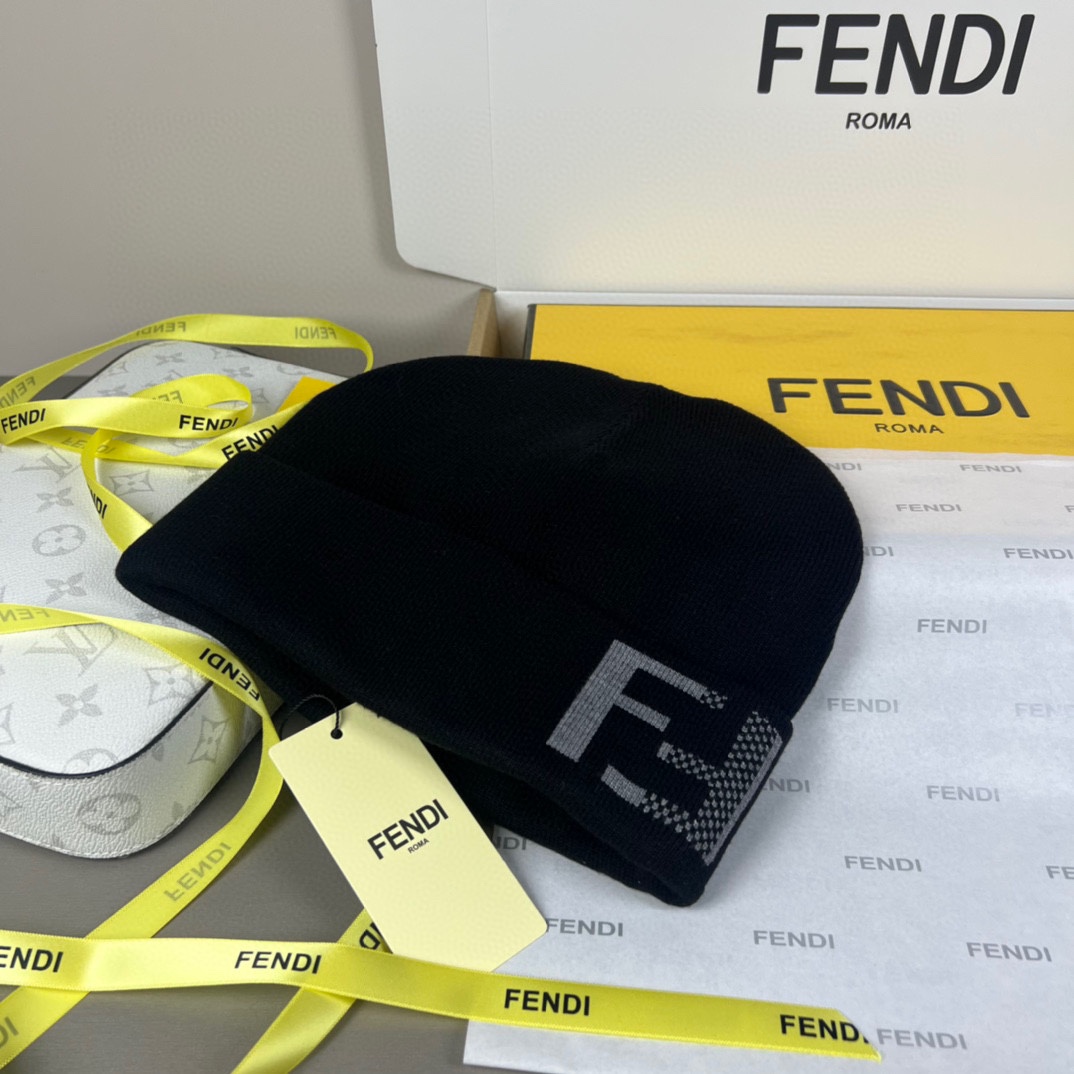 Fendi FF-jacquard Beanie - DesignerGu